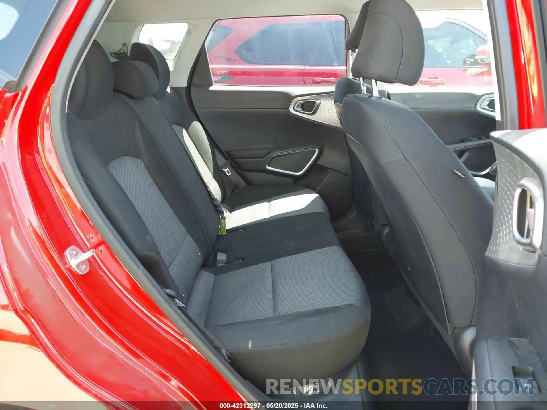 8 fotografías del automóvil dañado KNDJ23AU7P7202658 KIA SOUL 2023
