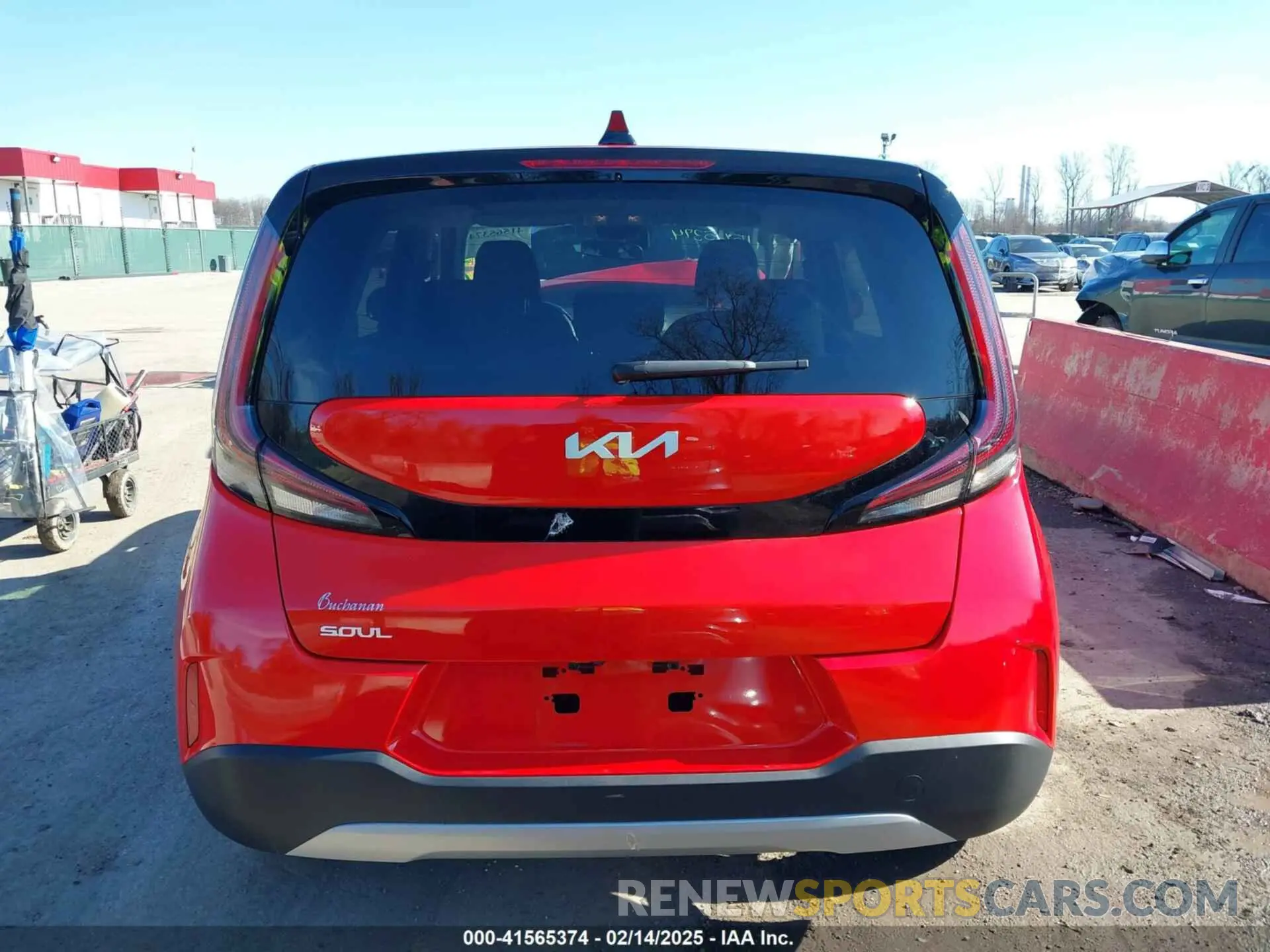 17 fotografías del automóvil dañado KNDJ23AU7P7217001 KIA SOUL 2023