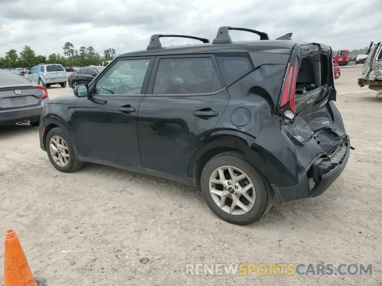 2 fotografías del automóvil dañado KNDJ23AU7P7858410 KIA SOUL 2023