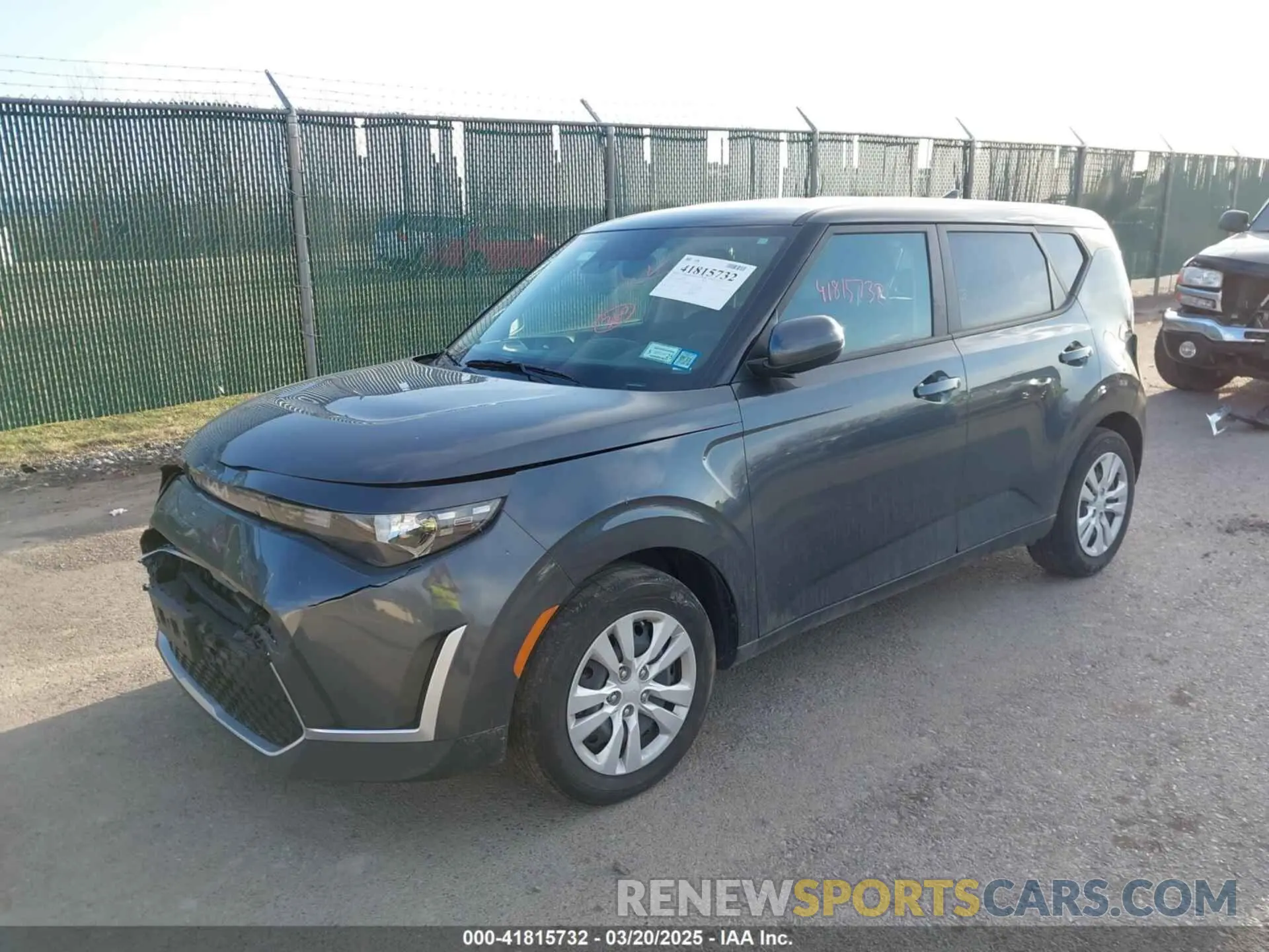 2 fotografías del automóvil dañado KNDJ23AU7P7879953 KIA SOUL 2023