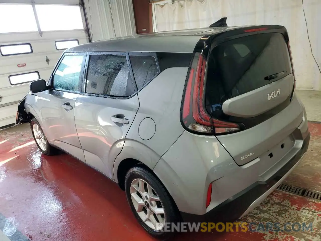 2 fotografías del automóvil dañado KNDJ23AU7P7884151 KIA SOUL 2023