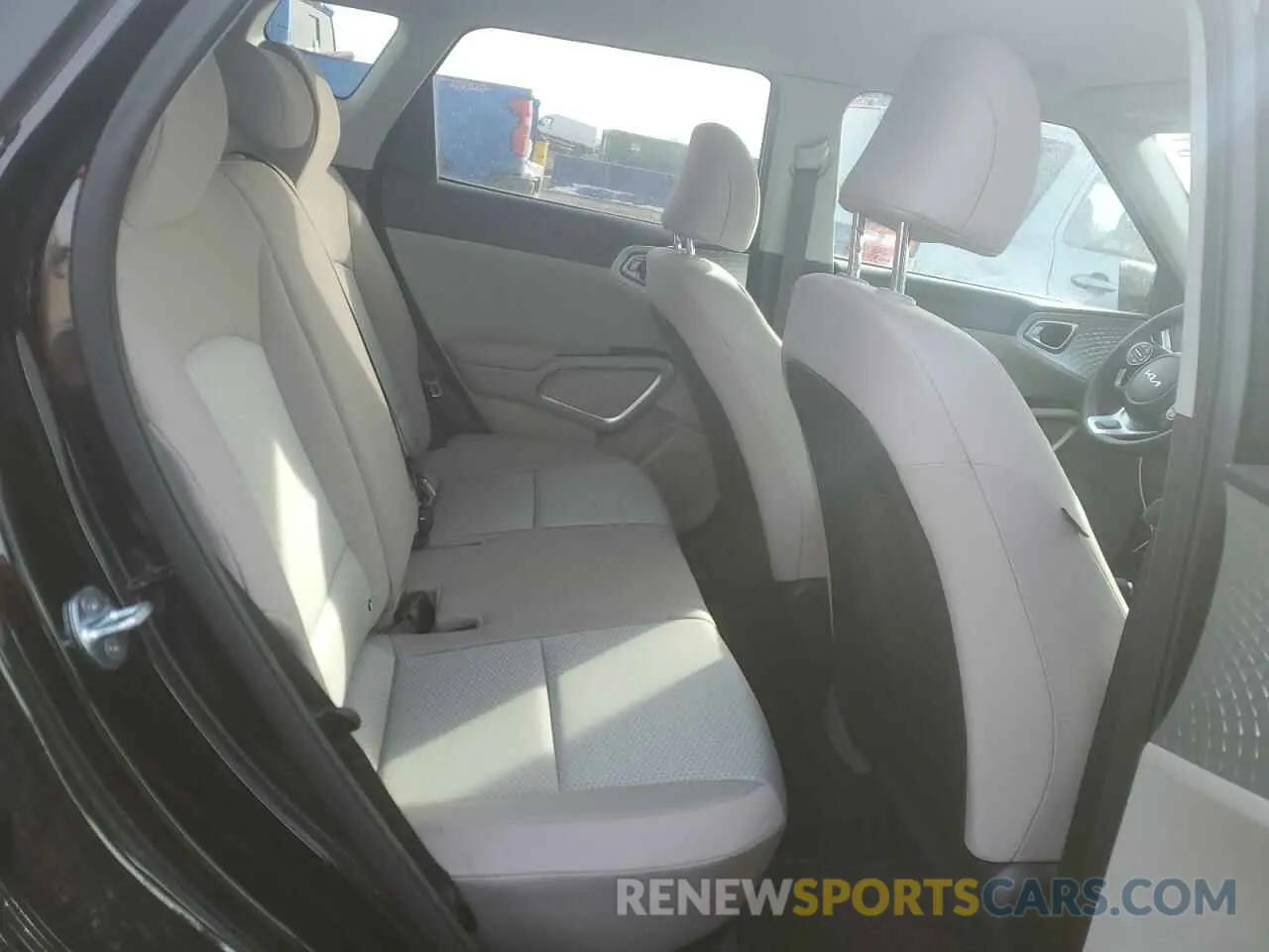 10 fotografías del automóvil dañado KNDJ23AU8P7857833 KIA SOUL 2023