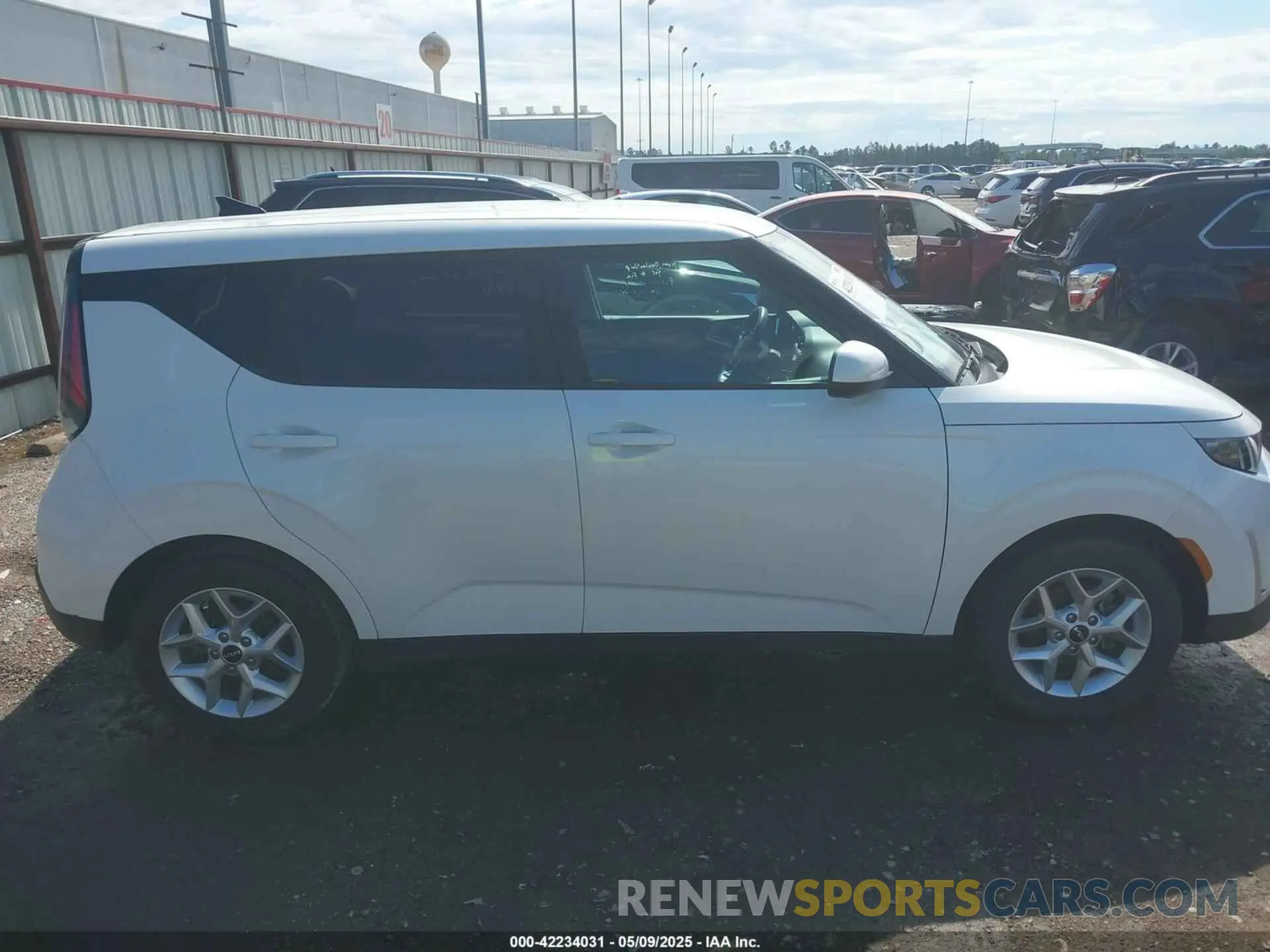 13 fotografías del automóvil dañado KNDJ23AU8P7861431 KIA SOUL 2023