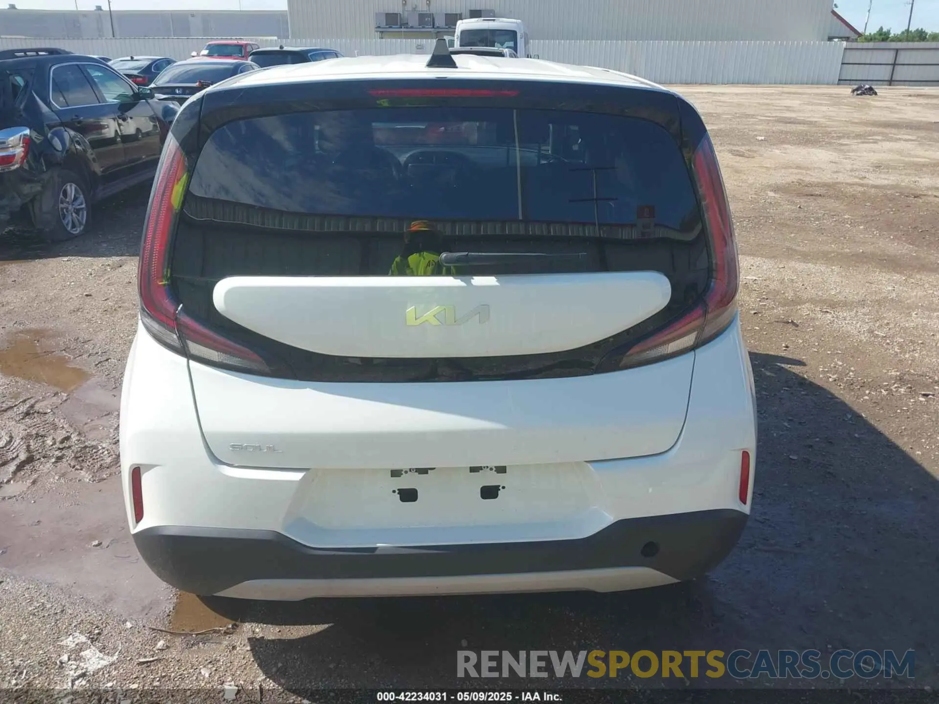 16 fotografías del automóvil dañado KNDJ23AU8P7861431 KIA SOUL 2023