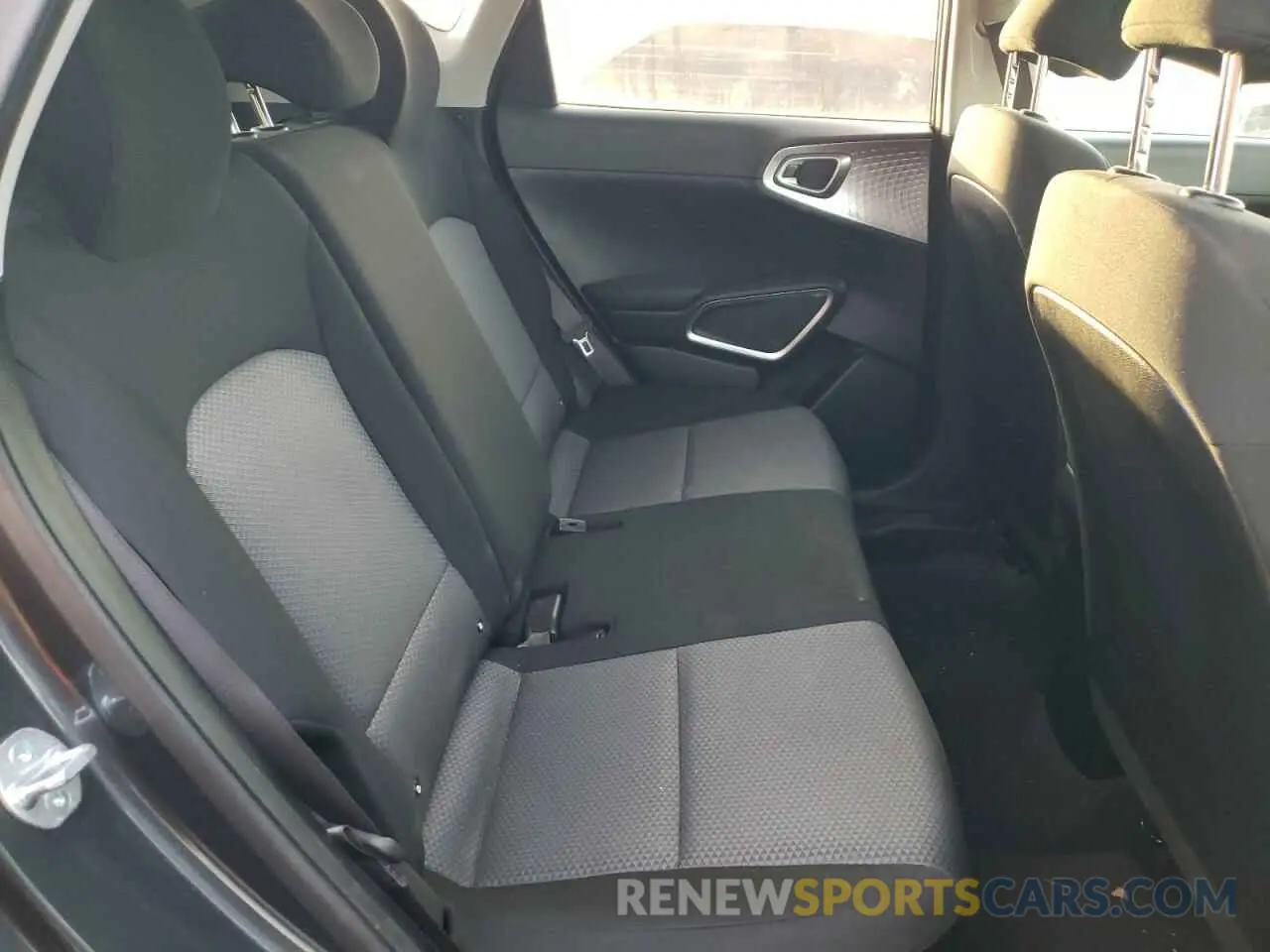 10 fotografías del automóvil dañado KNDJ23AU8P7880013 KIA SOUL 2023