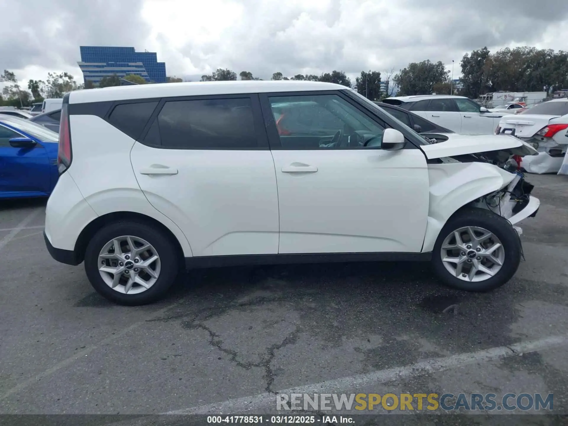 14 fotografías del automóvil dañado KNDJ23AU8P7884420 KIA SOUL 2023