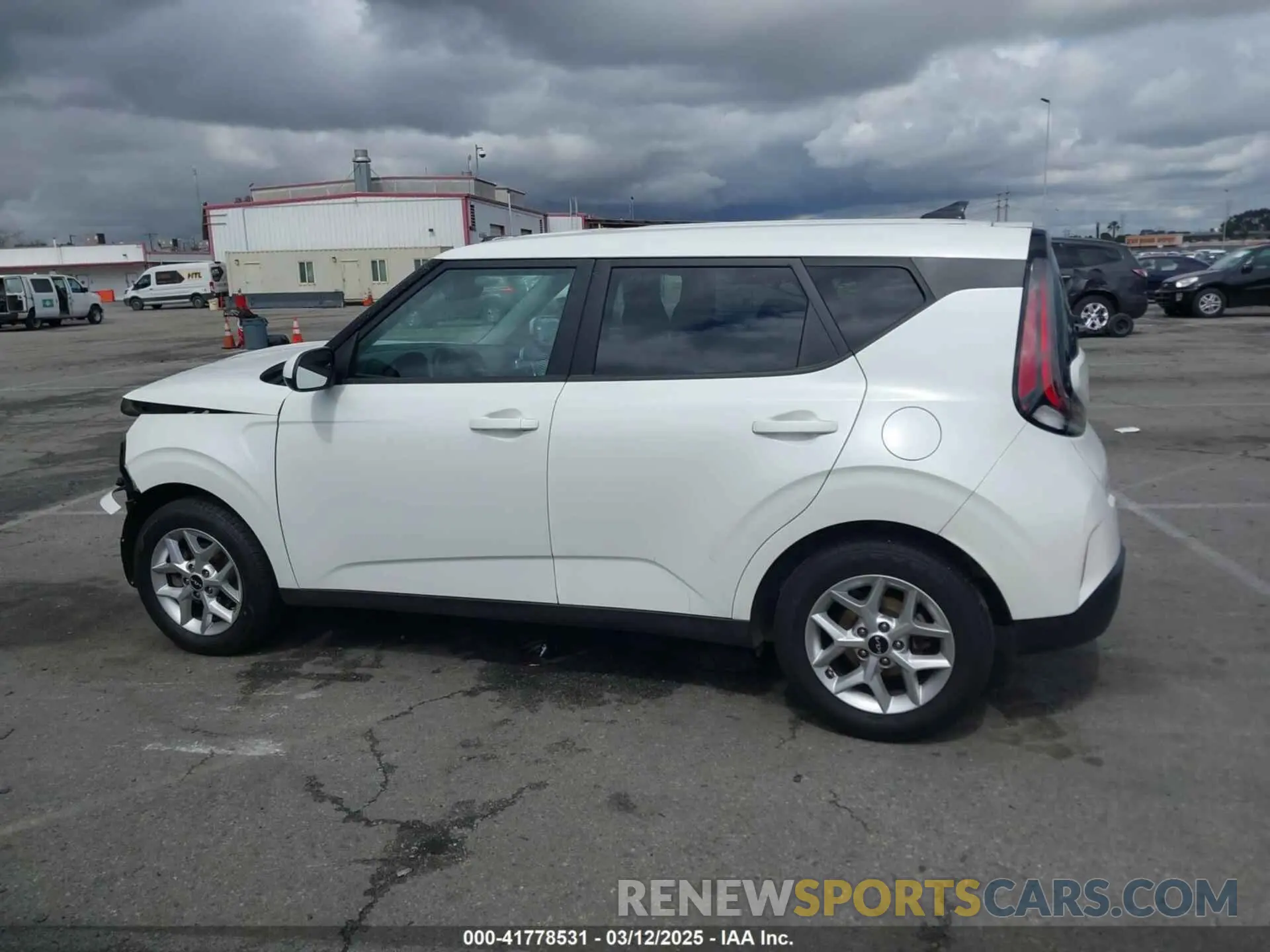 15 fotografías del automóvil dañado KNDJ23AU8P7884420 KIA SOUL 2023