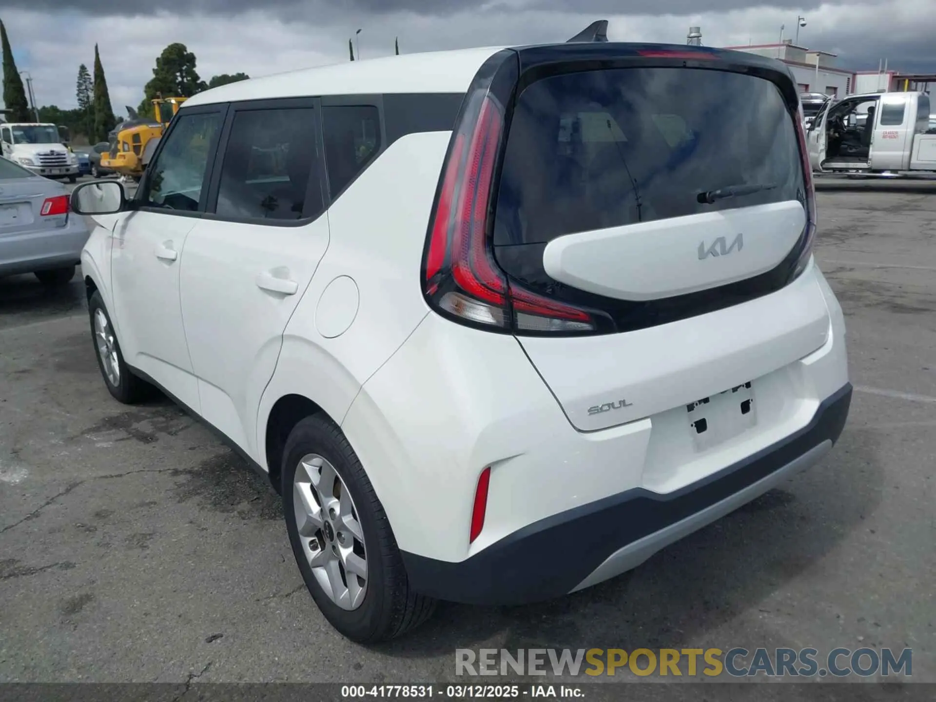 3 fotografías del automóvil dañado KNDJ23AU8P7884420 KIA SOUL 2023
