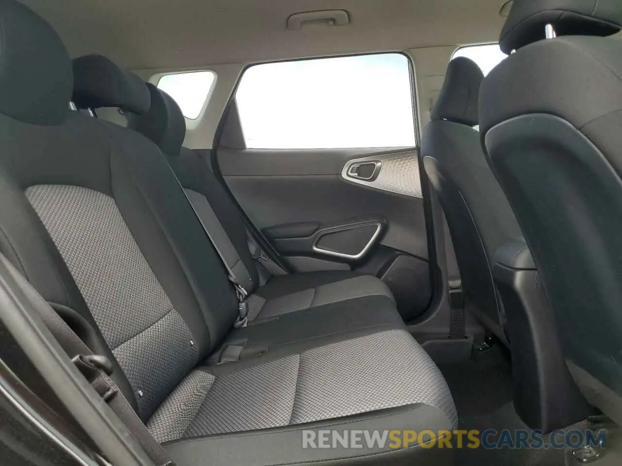 10 fotografías del automóvil dañado KNDJ23AU9P7855783 KIA SOUL 2023