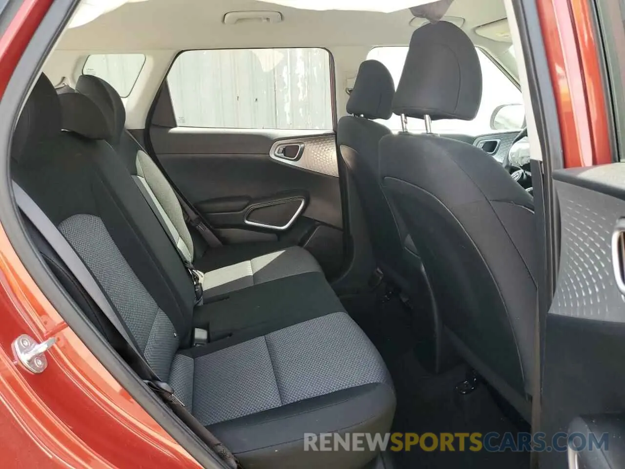 10 fotografías del automóvil dañado KNDJ23AU9P7880876 KIA SOUL 2023
