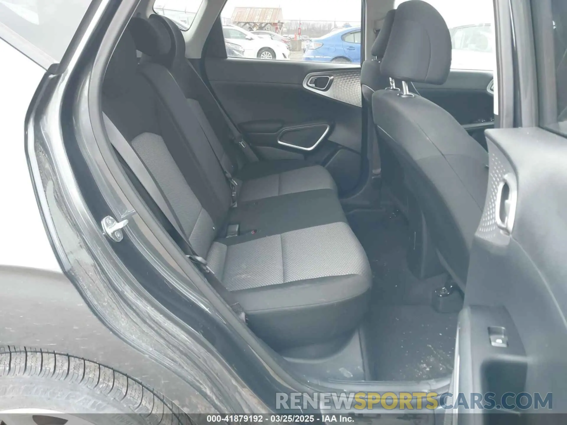 8 fotografías del automóvil dañado KNDJ23AU9P7884345 KIA SOUL 2023