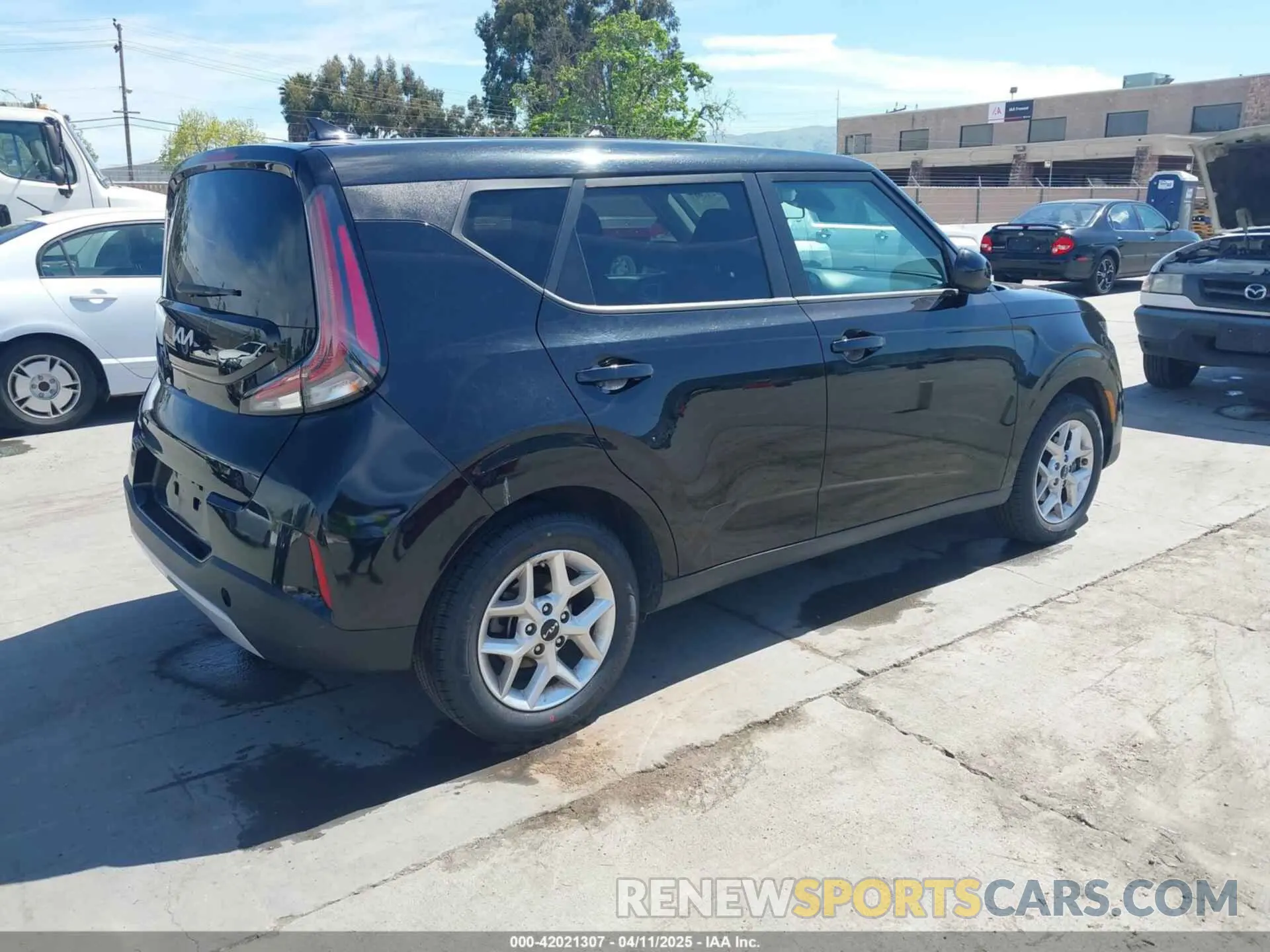 4 fotografías del automóvil dañado KNDJ23AU9P7889125 KIA SOUL 2023