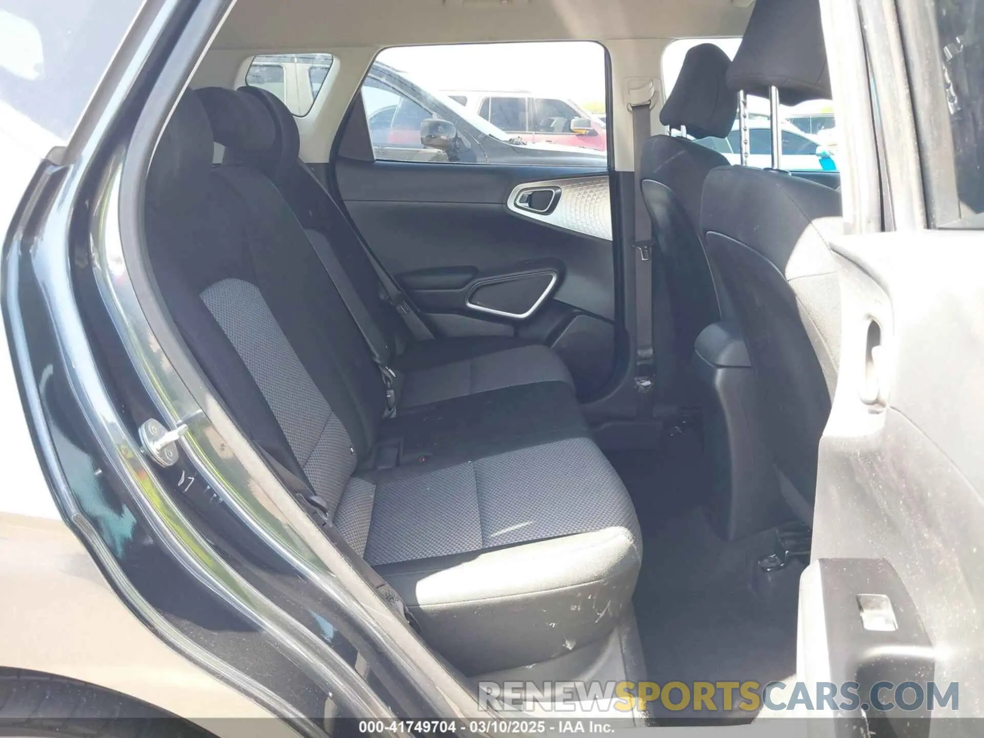8 fotografías del automóvil dañado KNDJ23AUXP7188867 KIA SOUL 2023