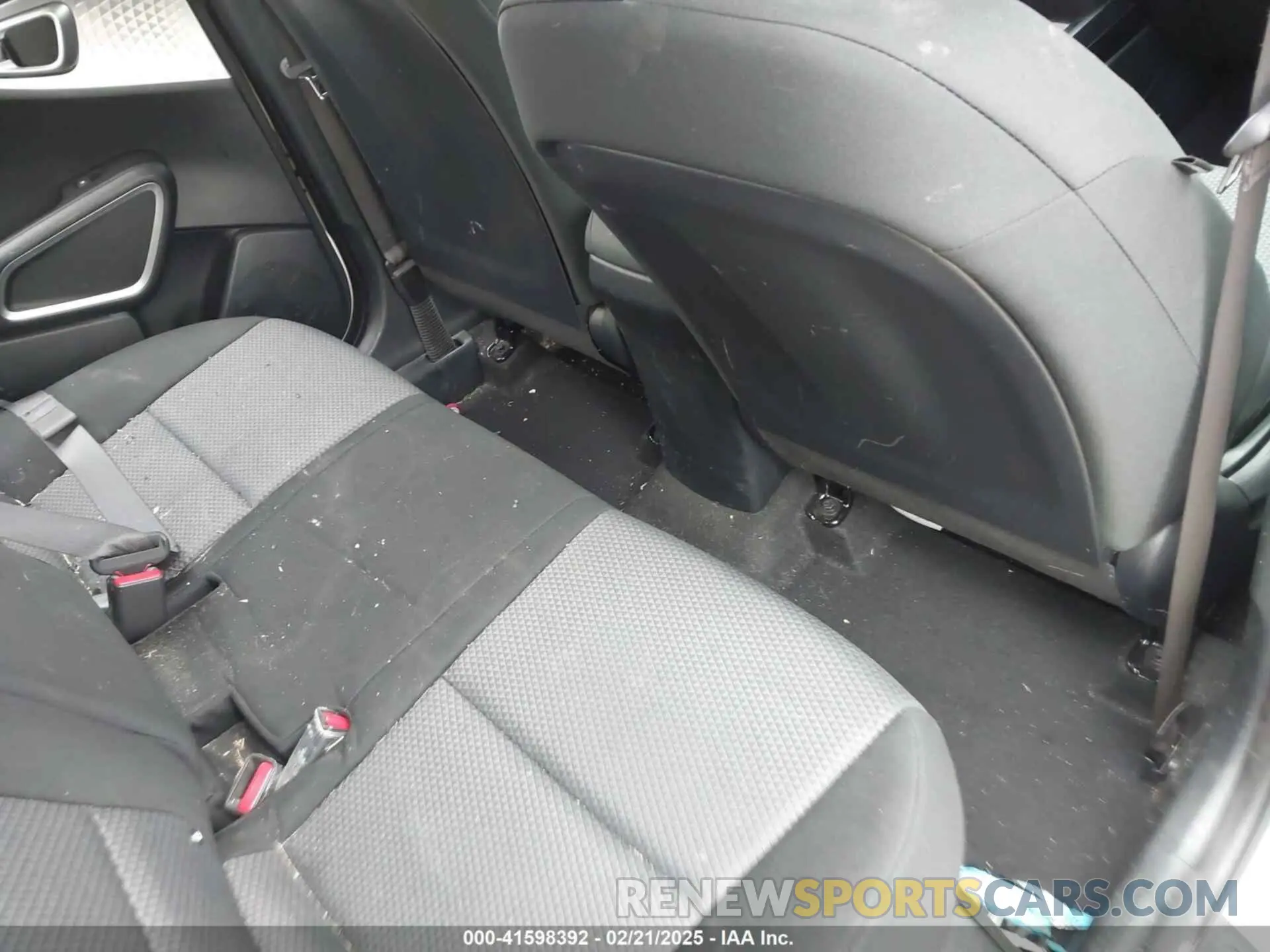 8 fotografías del automóvil dañado KNDJ23AUXP7215033 KIA SOUL 2023