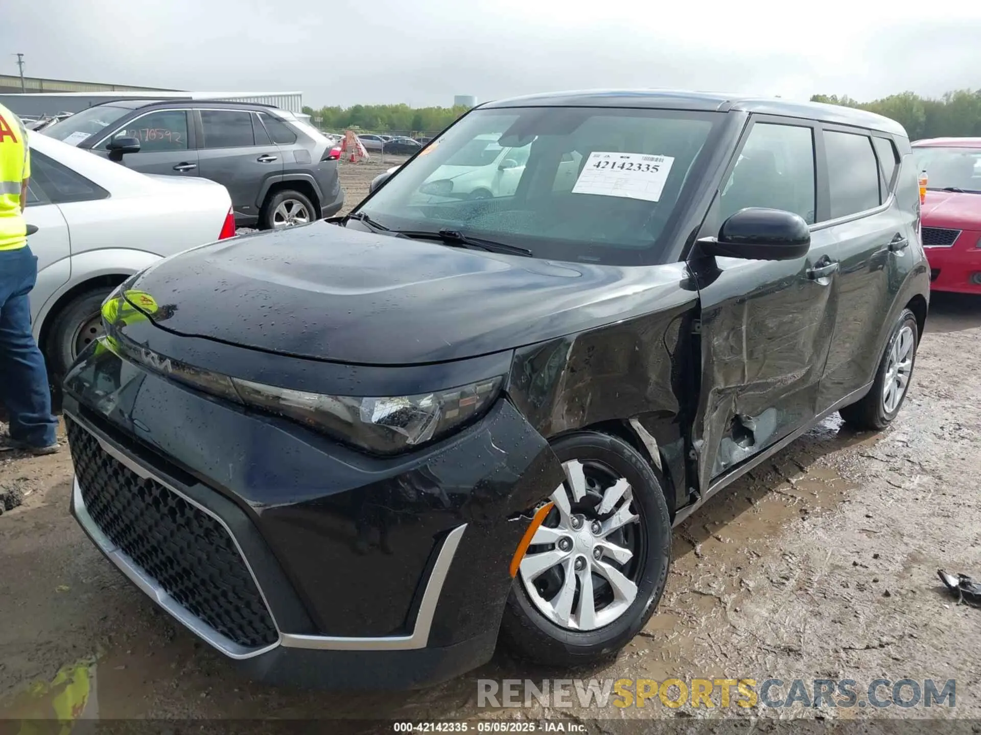 2 fotografías del automóvil dañado KNDJ23AUXP7840046 KIA SOUL 2023