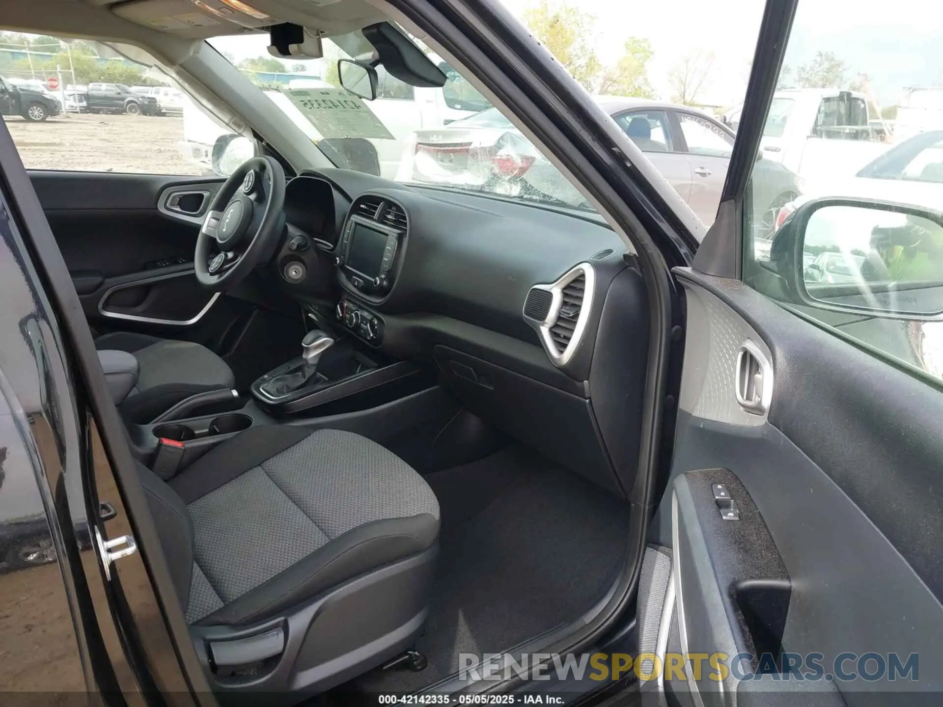 5 fotografías del automóvil dañado KNDJ23AUXP7840046 KIA SOUL 2023