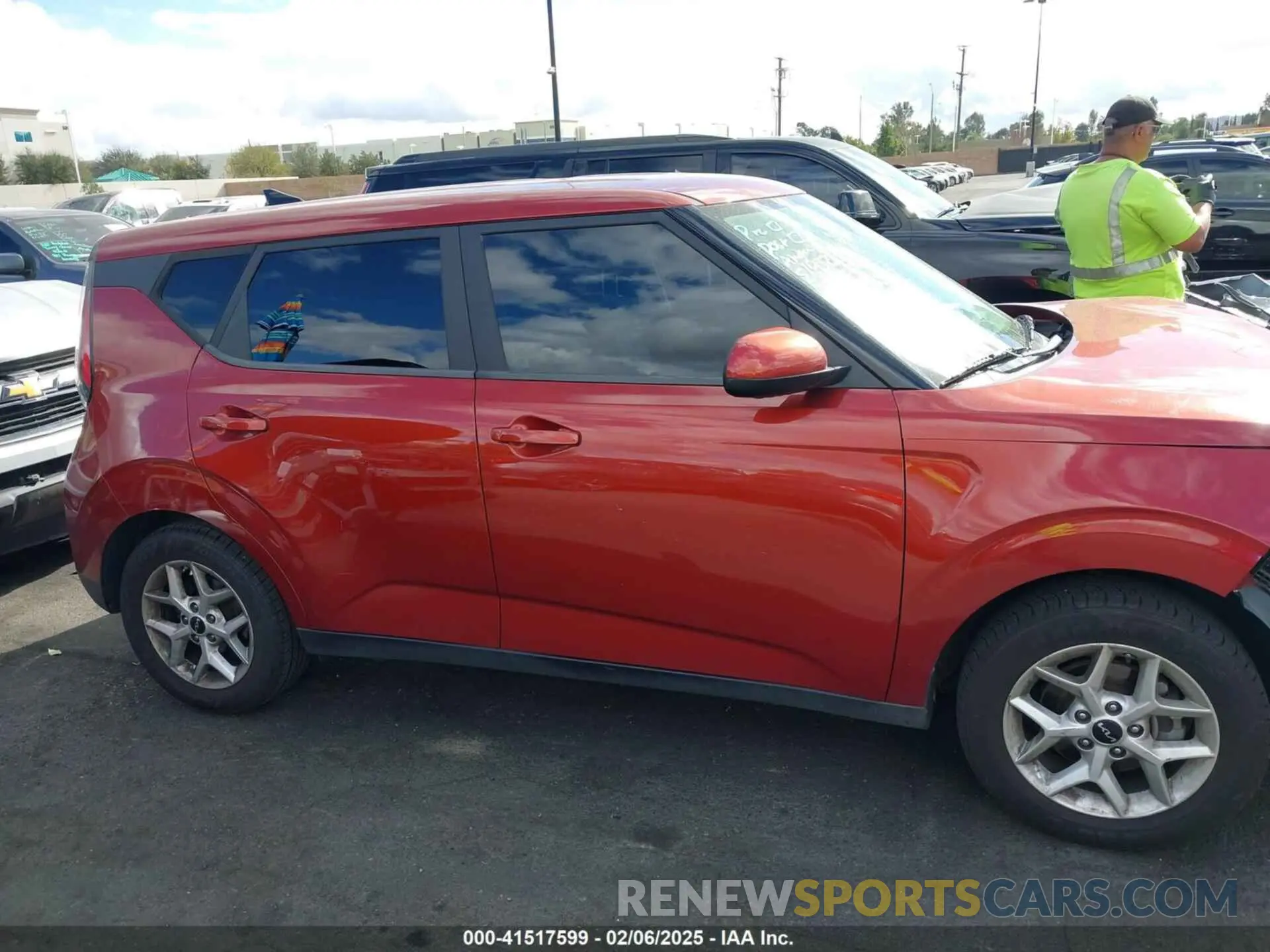 14 fotografías del automóvil dañado KNDJ23AUXP7849751 KIA SOUL 2023