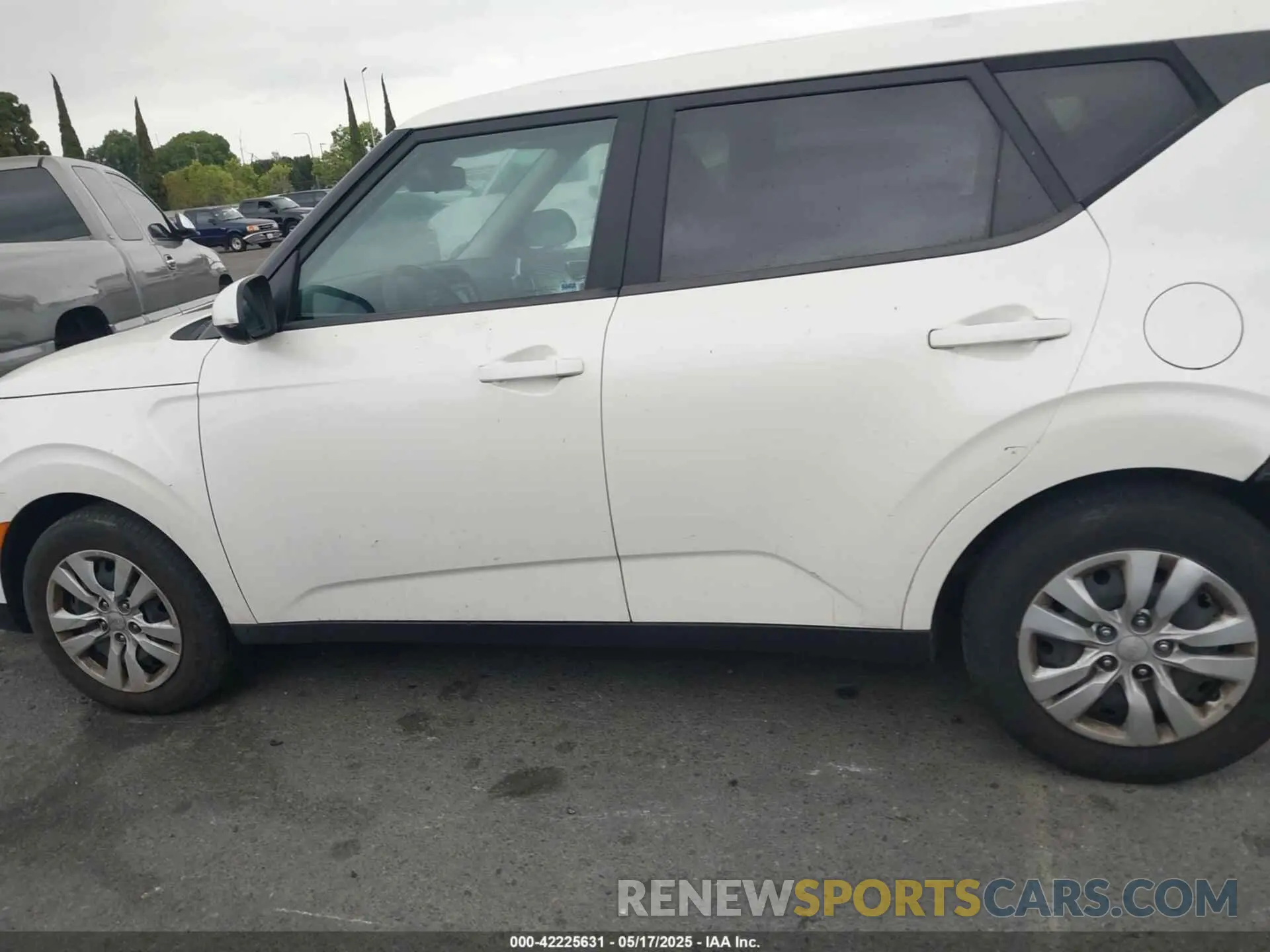 14 fotografías del automóvil dañado KNDJ23AUXP7858434 KIA SOUL 2023