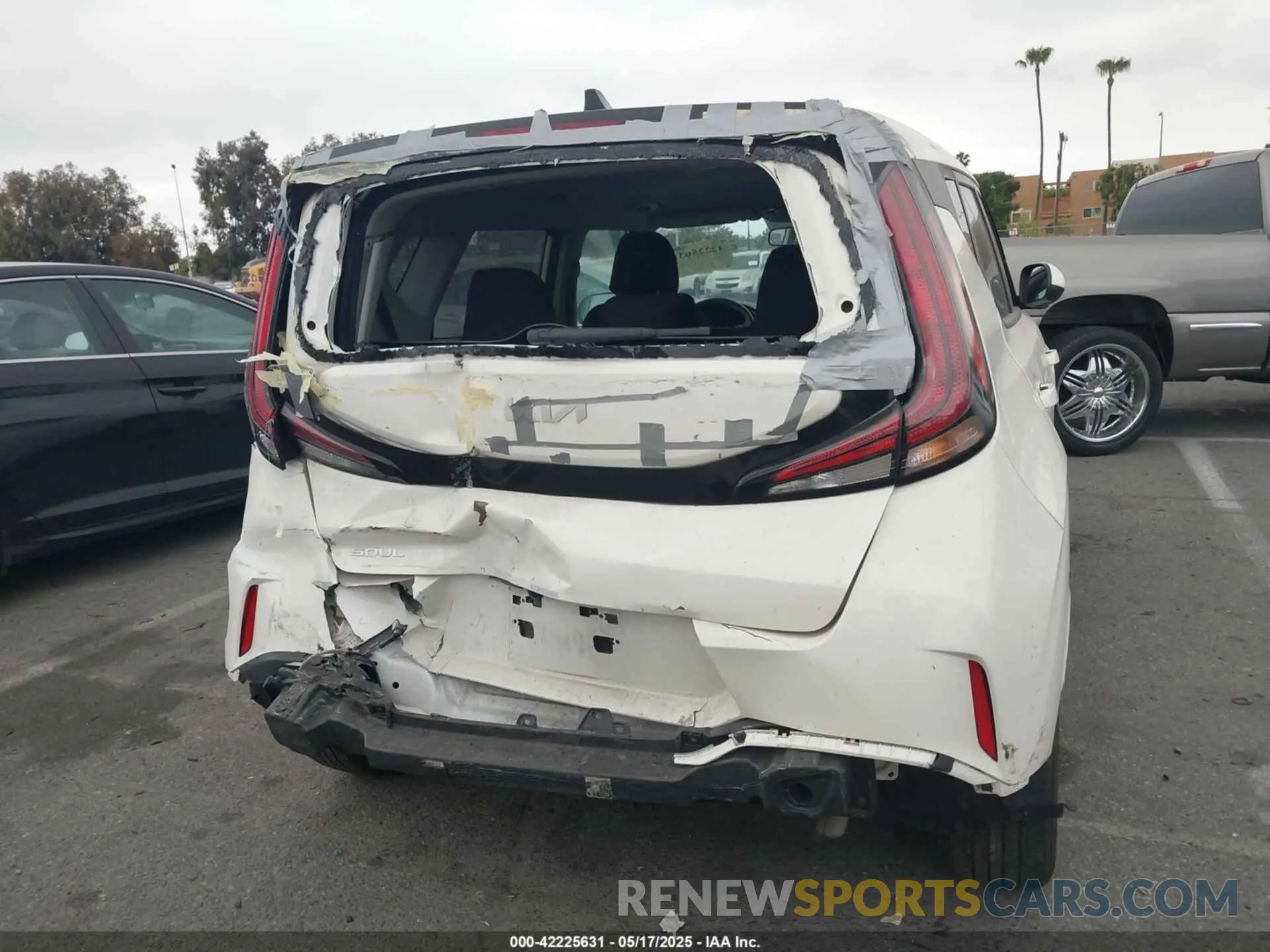 16 fotografías del automóvil dañado KNDJ23AUXP7858434 KIA SOUL 2023