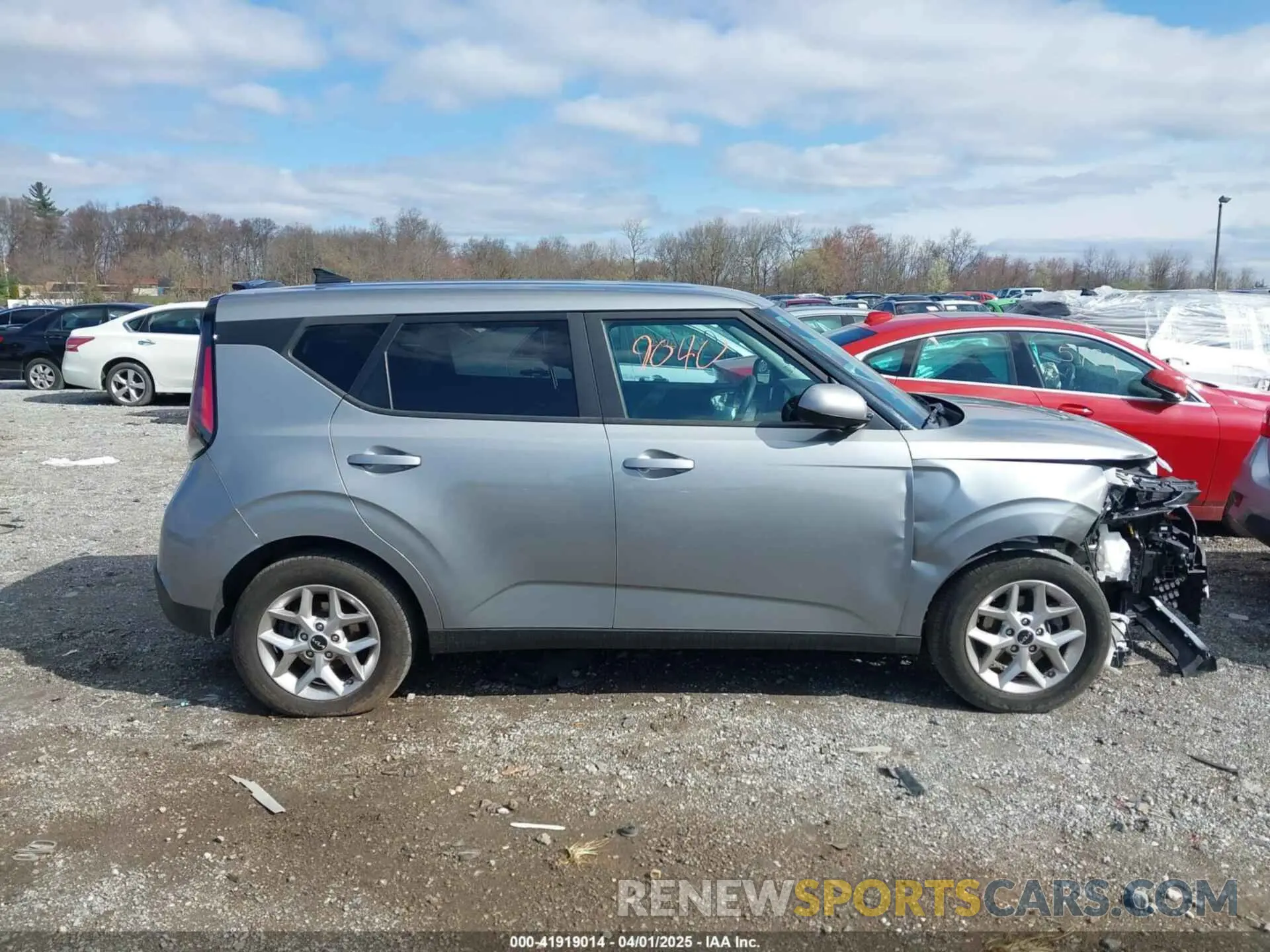 13 fotografías del automóvil dañado KNDJ23AUXP7876223 KIA SOUL 2023