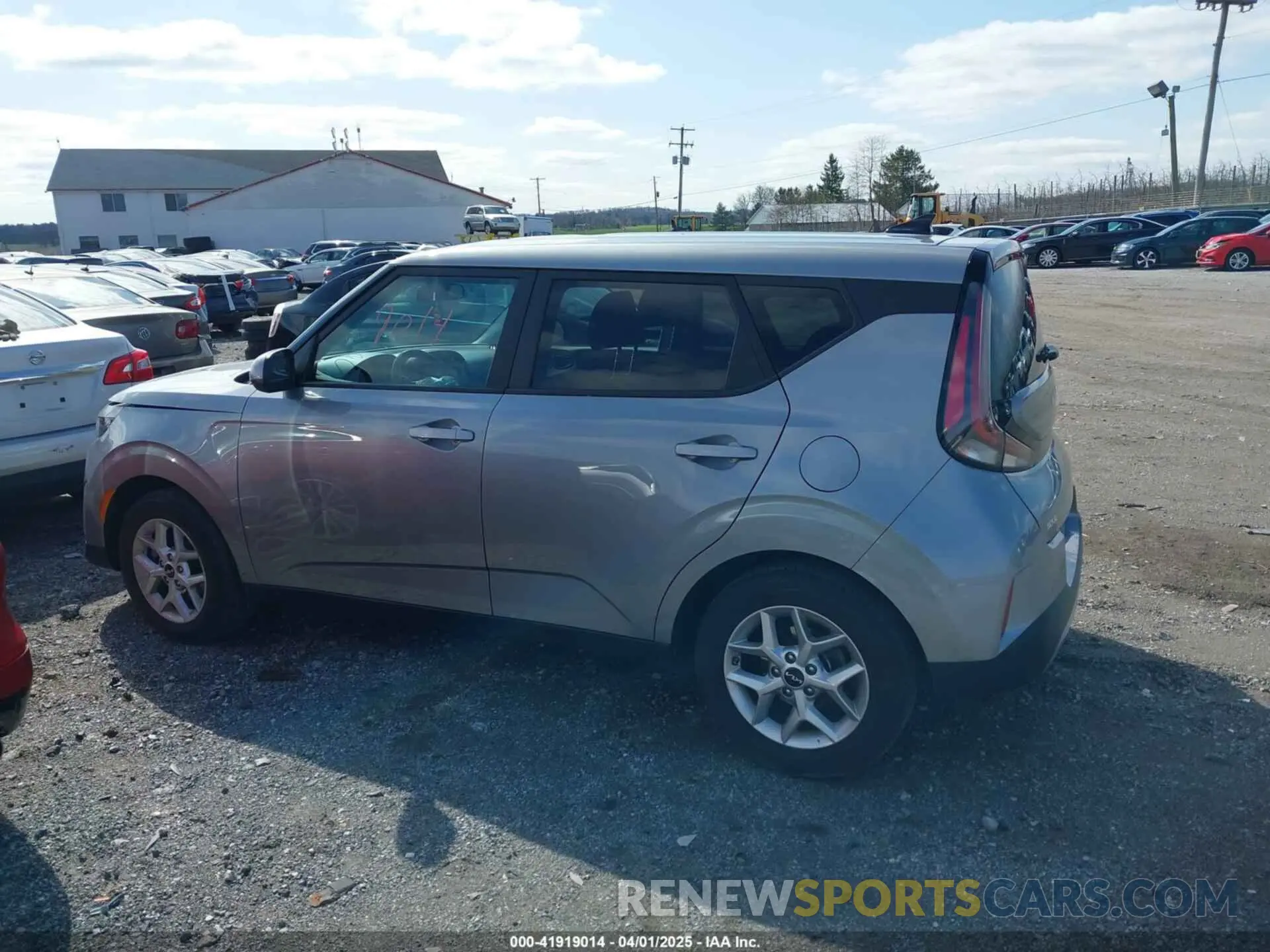 14 fotografías del automóvil dañado KNDJ23AUXP7876223 KIA SOUL 2023