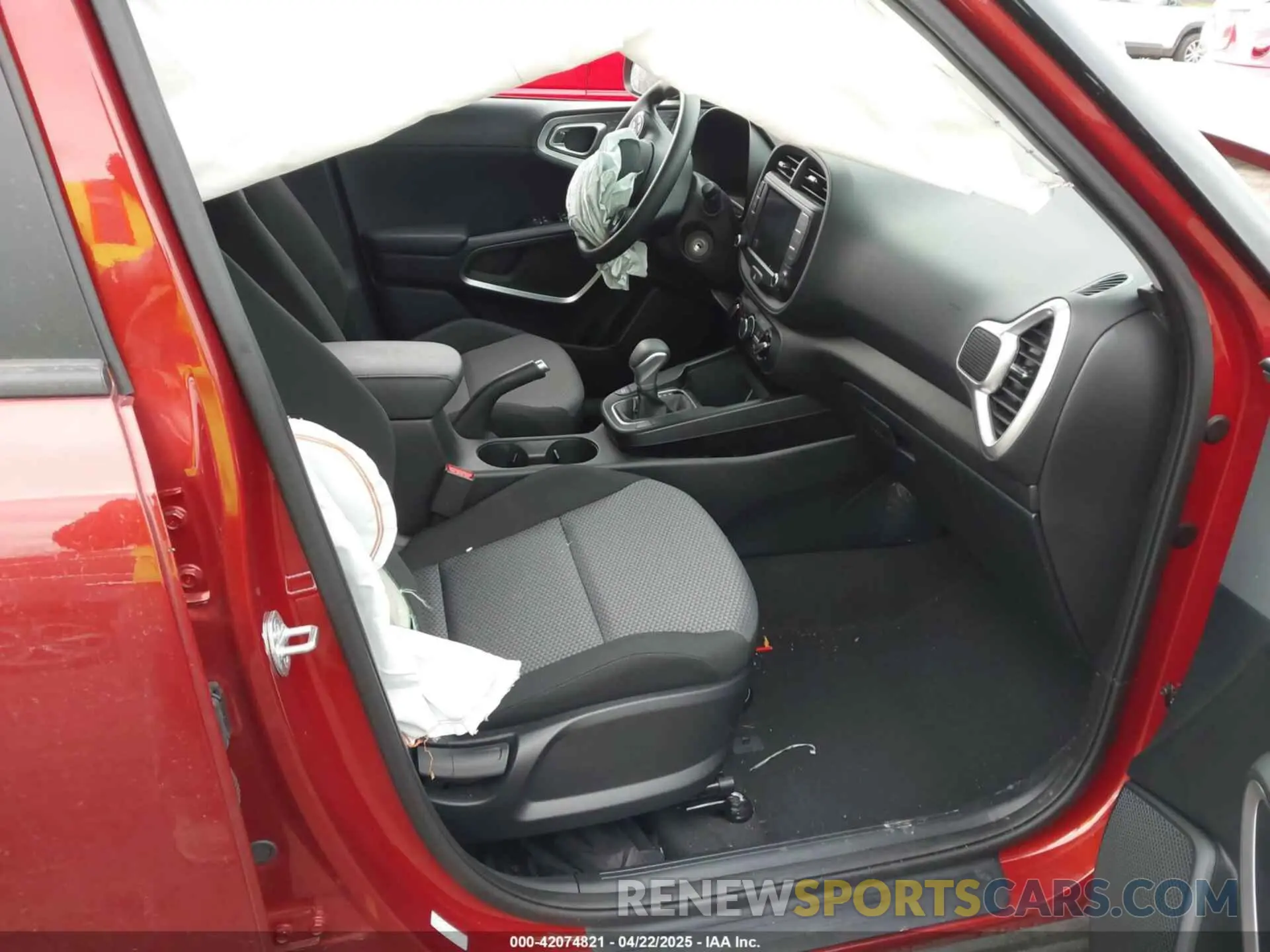 5 fotografías del automóvil dañado KNDJ23AUXP7890087 KIA SOUL 2023