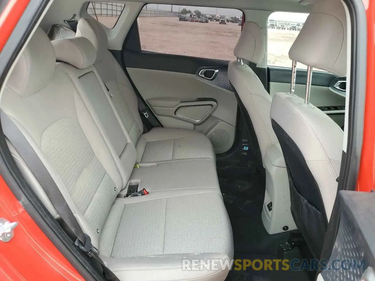 11 fotografías del automóvil dañado KNDJ33AU0P7216284 KIA SOUL 2023