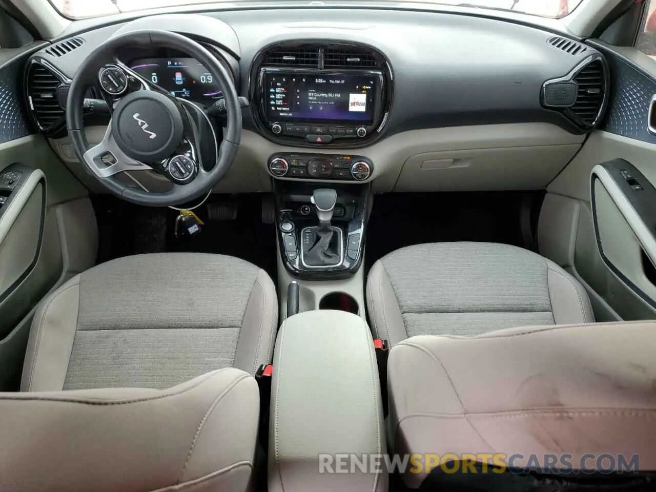 8 fotografías del automóvil dañado KNDJ33AU0P7216284 KIA SOUL 2023