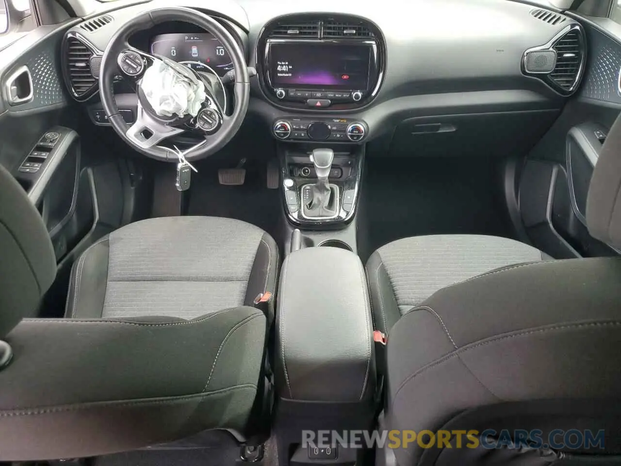 8 fotografías del automóvil dañado KNDJ33AU0P7846094 KIA SOUL 2023
