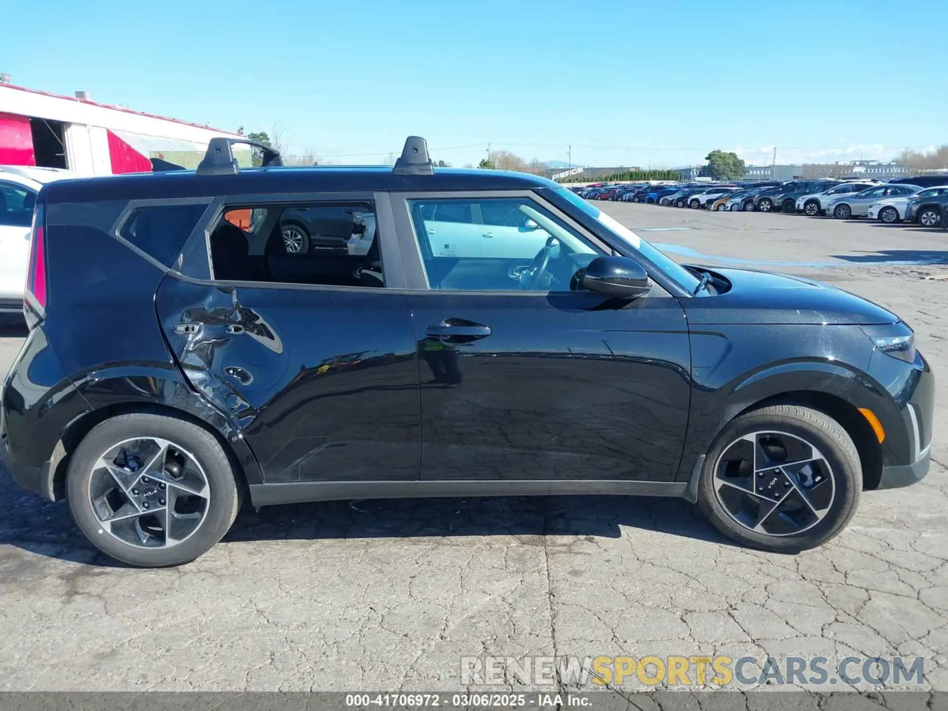 13 fotografías del automóvil dañado KNDJ33AU0P7893724 KIA SOUL 2023