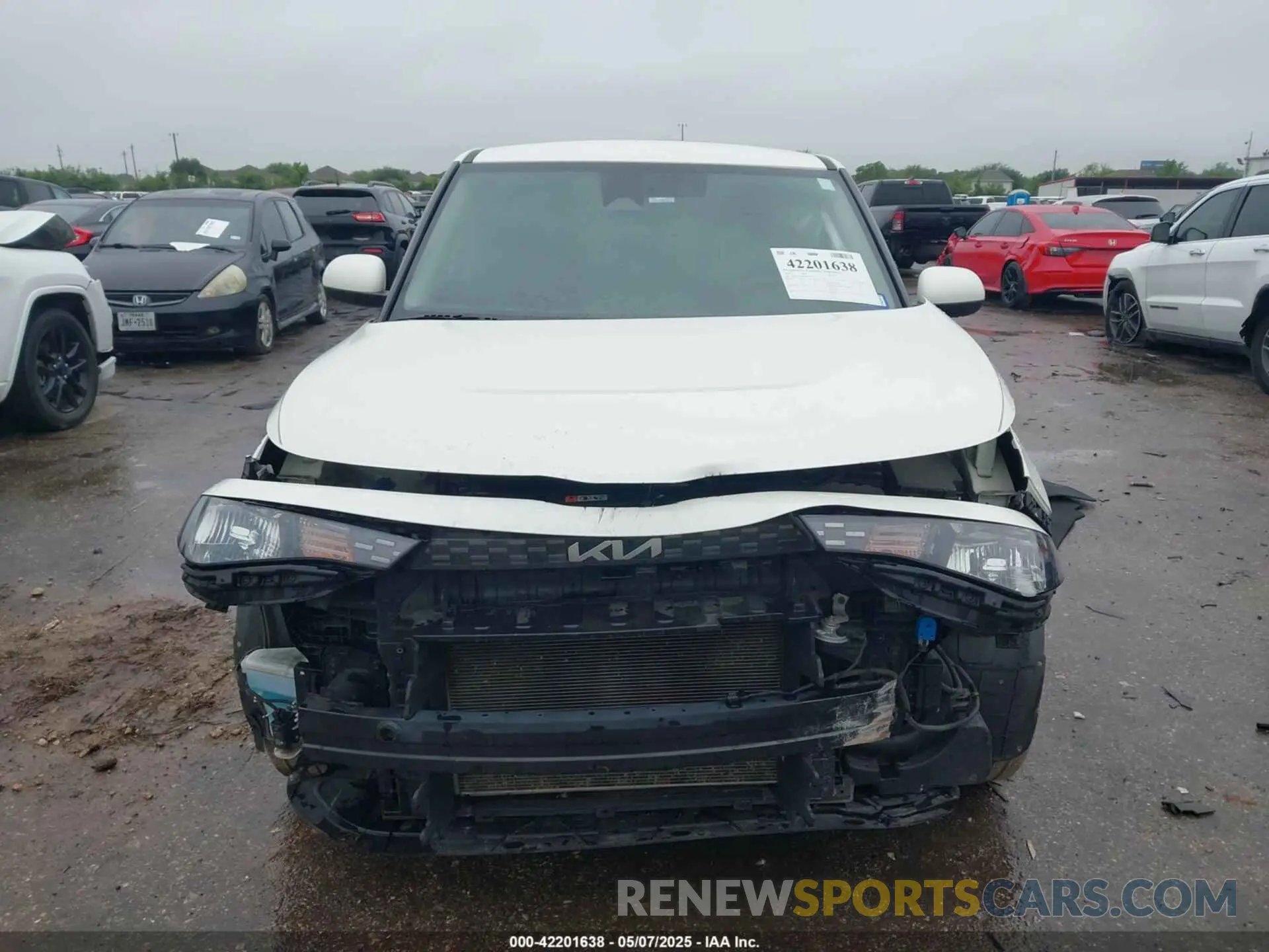 12 fotografías del automóvil dañado KNDJ33AU5P7838976 KIA SOUL 2023