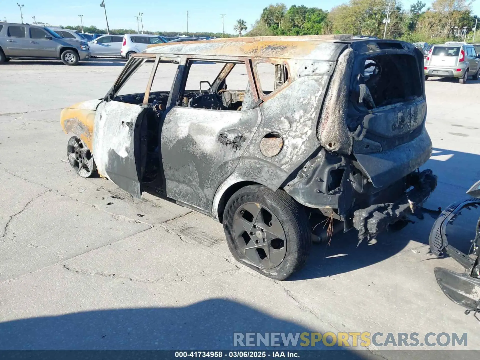 3 fotografías del automóvil dañado KNDJ33AU5P7893234 KIA SOUL 2023