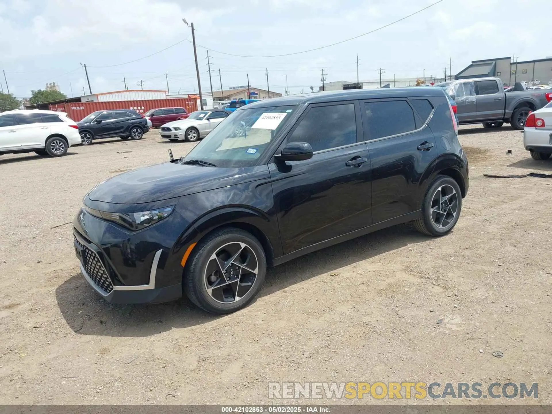 2 fotografías del automóvil dañado KNDJ33AU6P7869041 KIA SOUL 2023