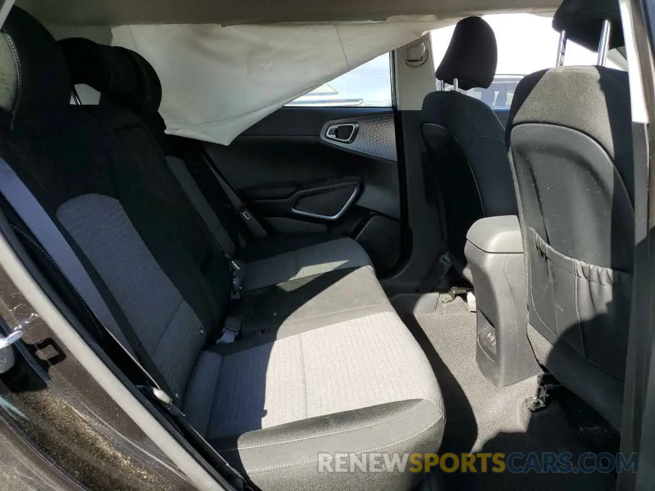 11 fotografías del automóvil dañado KNDJ33AU8P7856050 KIA SOUL 2023