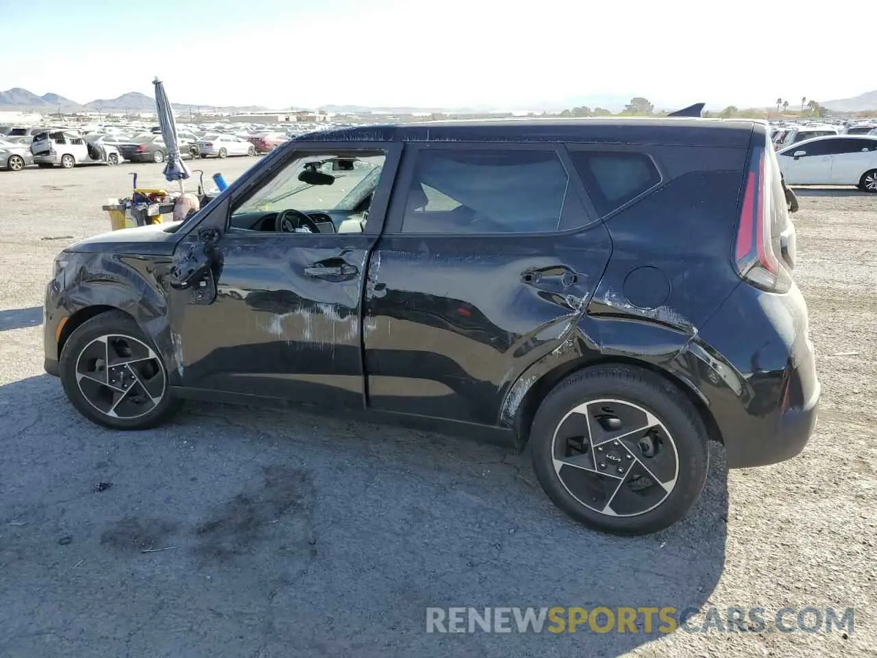 2 fotografías del automóvil dañado KNDJ33AU8P7856050 KIA SOUL 2023