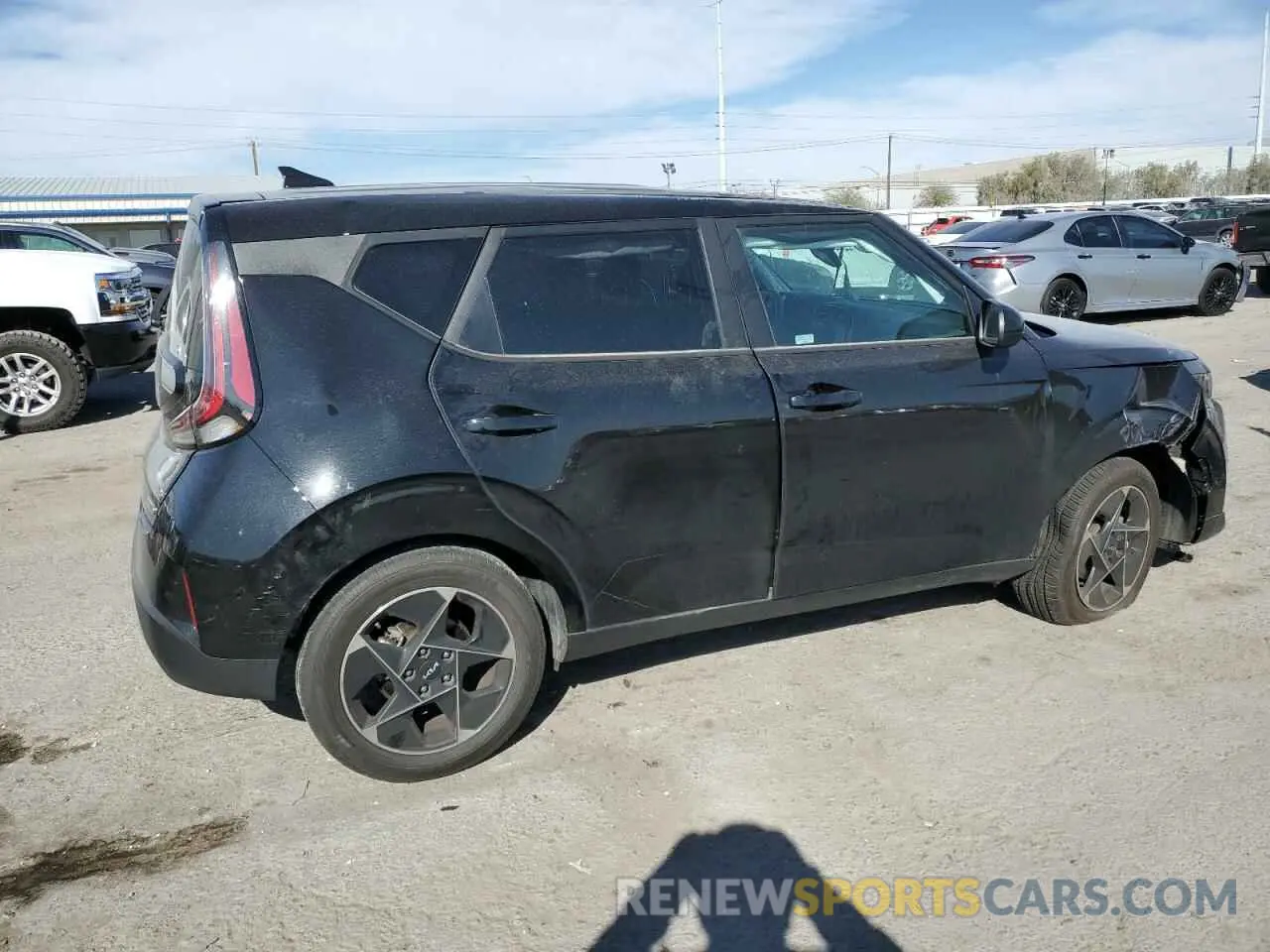 3 fotografías del automóvil dañado KNDJ33AU8P7856050 KIA SOUL 2023