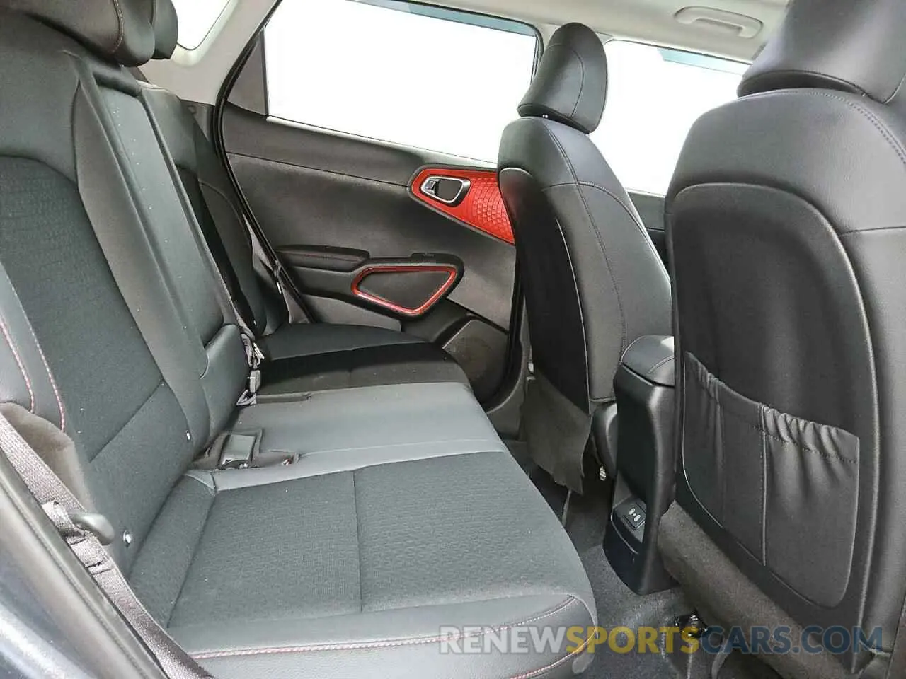 10 fotografías del automóvil dañado KNDJ53AU2P7203000 KIA SOUL 2023