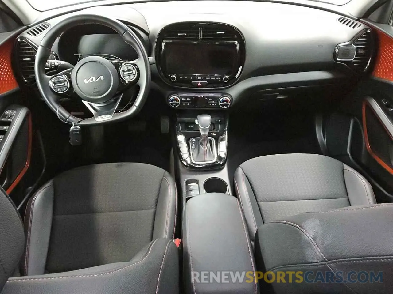 8 fotografías del automóvil dañado KNDJ53AU2P7203000 KIA SOUL 2023