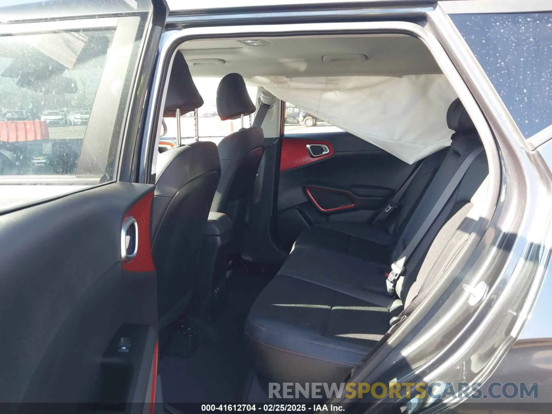 8 fotografías del automóvil dañado KNDJ53AU3P7882999 KIA SOUL 2023