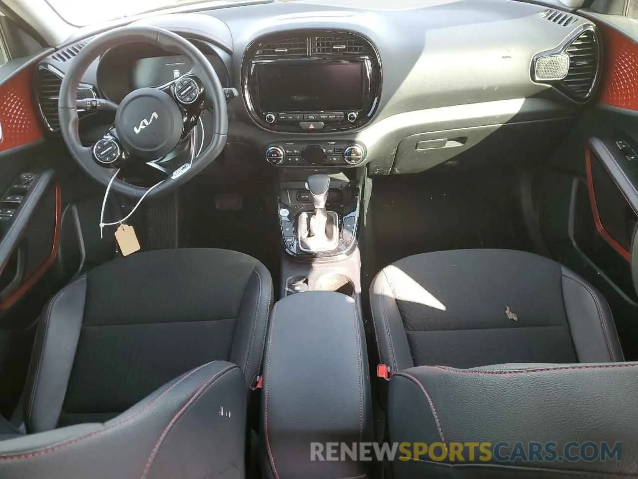 8 fotografías del automóvil dañado KNDJ53AU4P7840115 KIA SOUL 2023