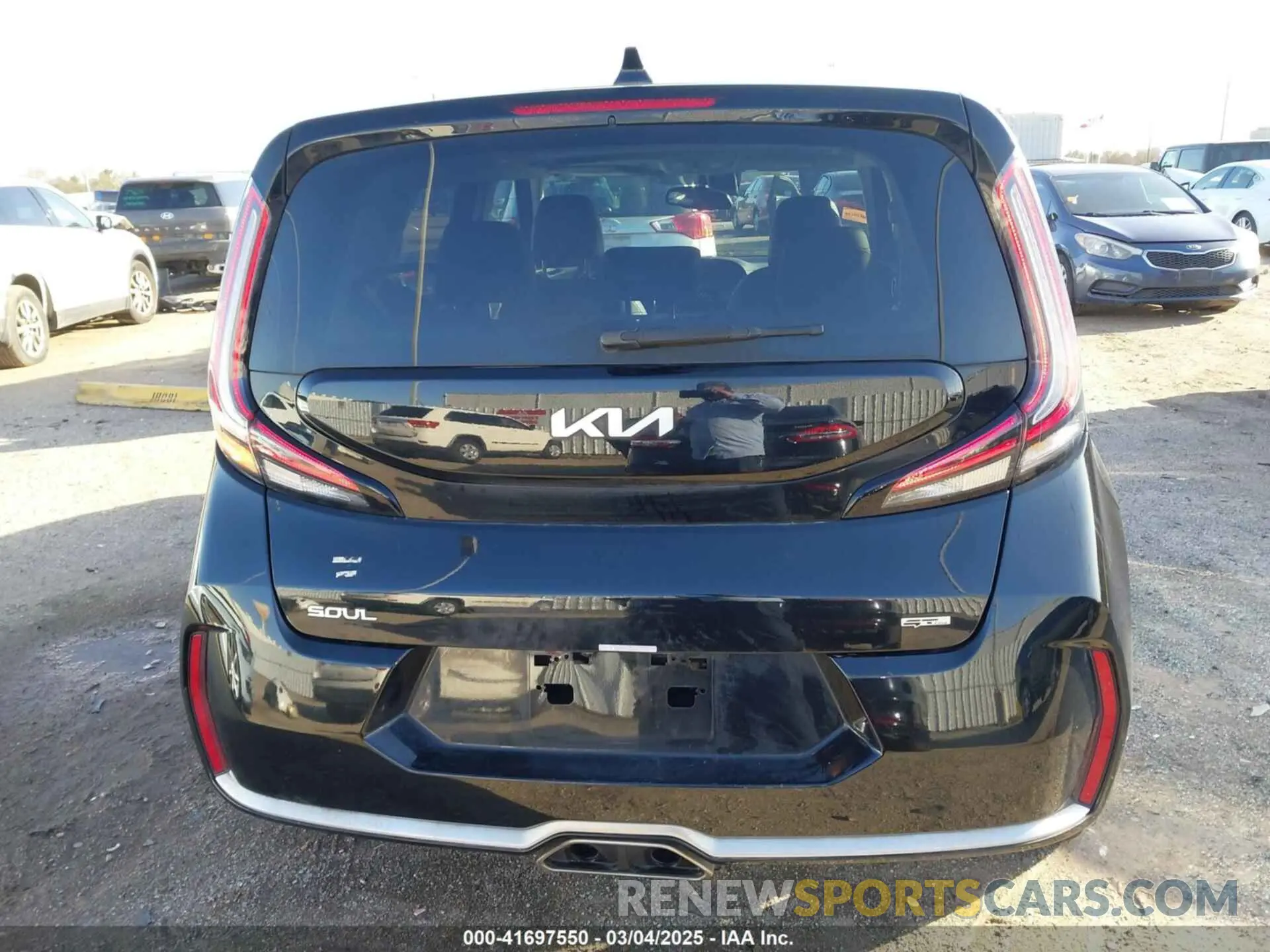 16 fotografías del automóvil dañado KNDJ53AU6P7858020 KIA SOUL 2023