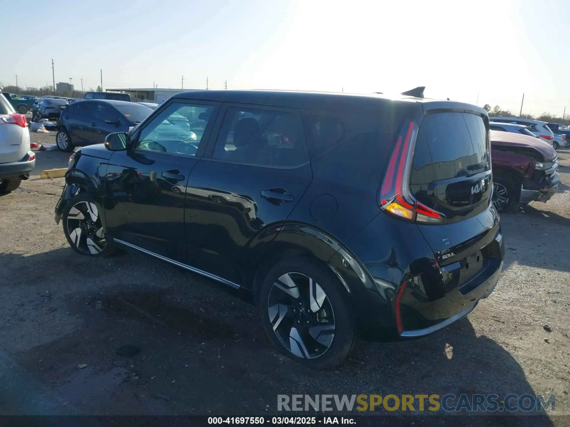 3 fotografías del automóvil dañado KNDJ53AU6P7858020 KIA SOUL 2023