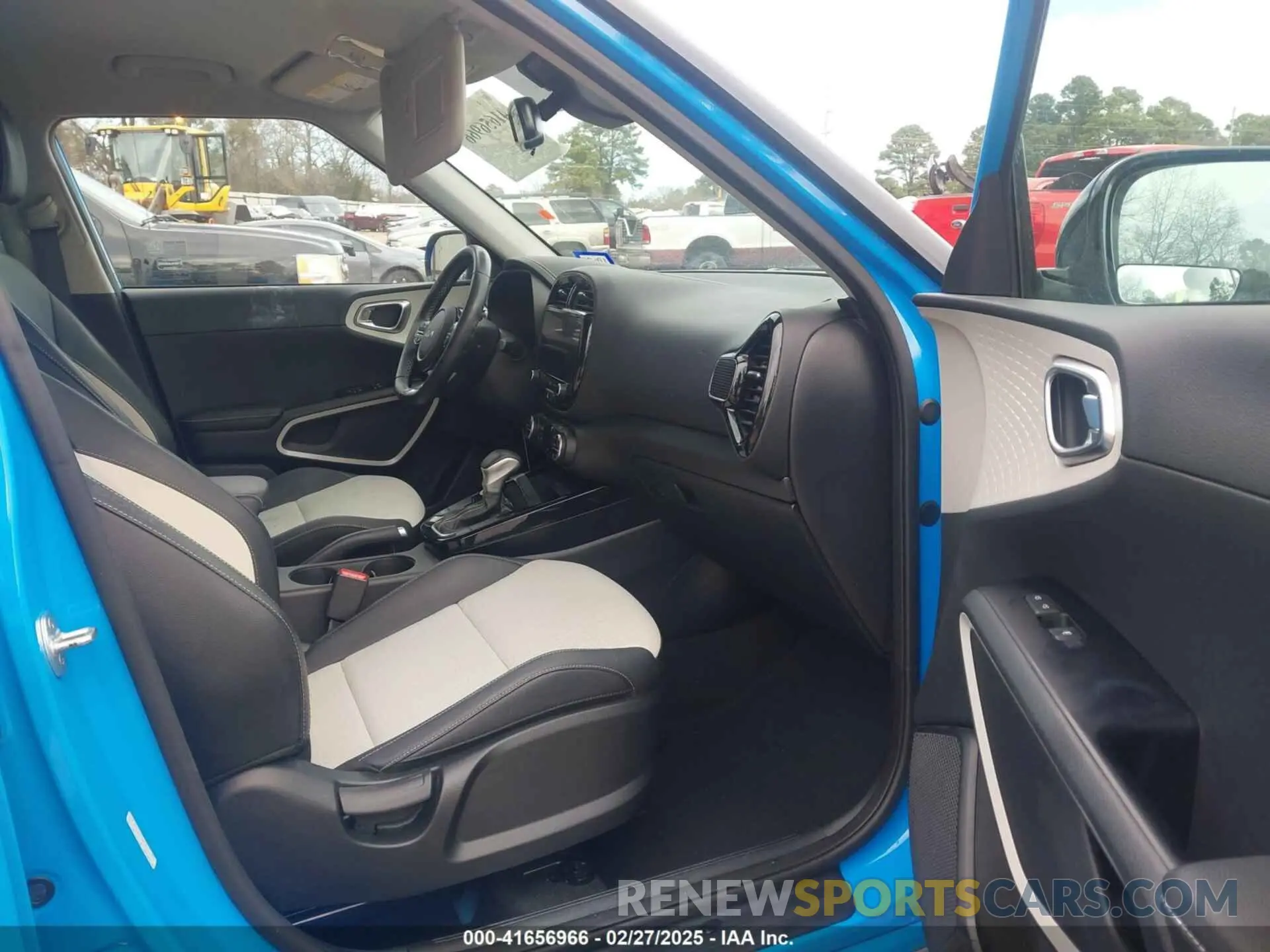 5 fotografías del automóvil dañado KNDJ53AU7P7193970 KIA SOUL 2023