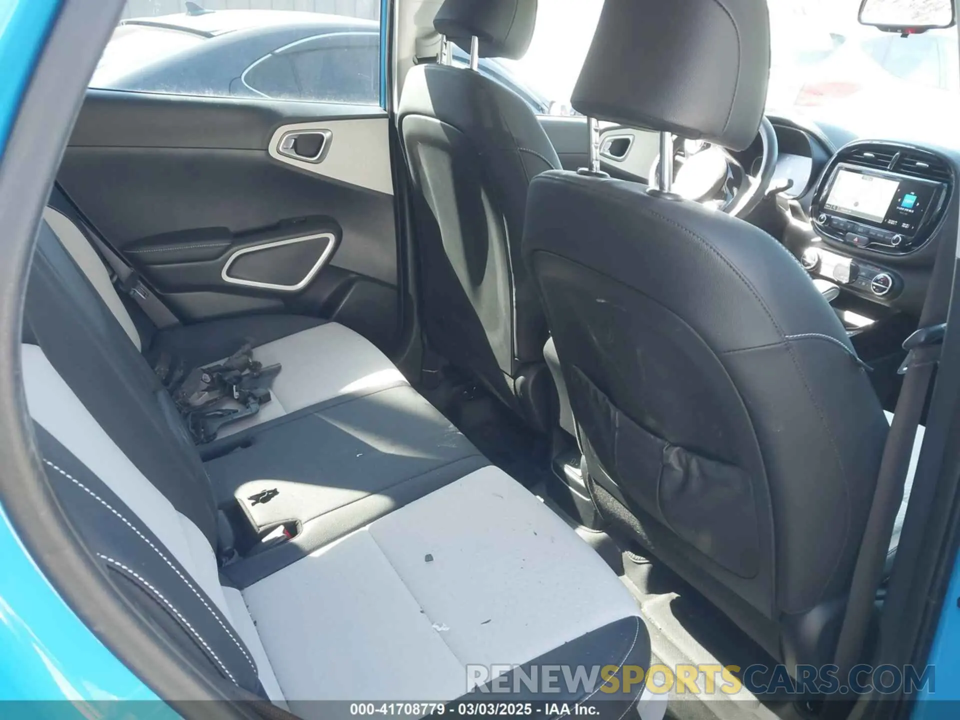 8 fotografías del automóvil dañado KNDJ53AU7P7206961 KIA SOUL 2023