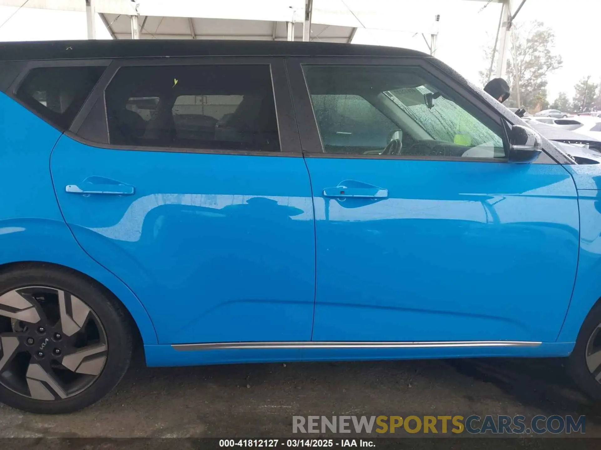 13 fotografías del automóvil dañado KNDJ53AU8P7205852 KIA SOUL 2023