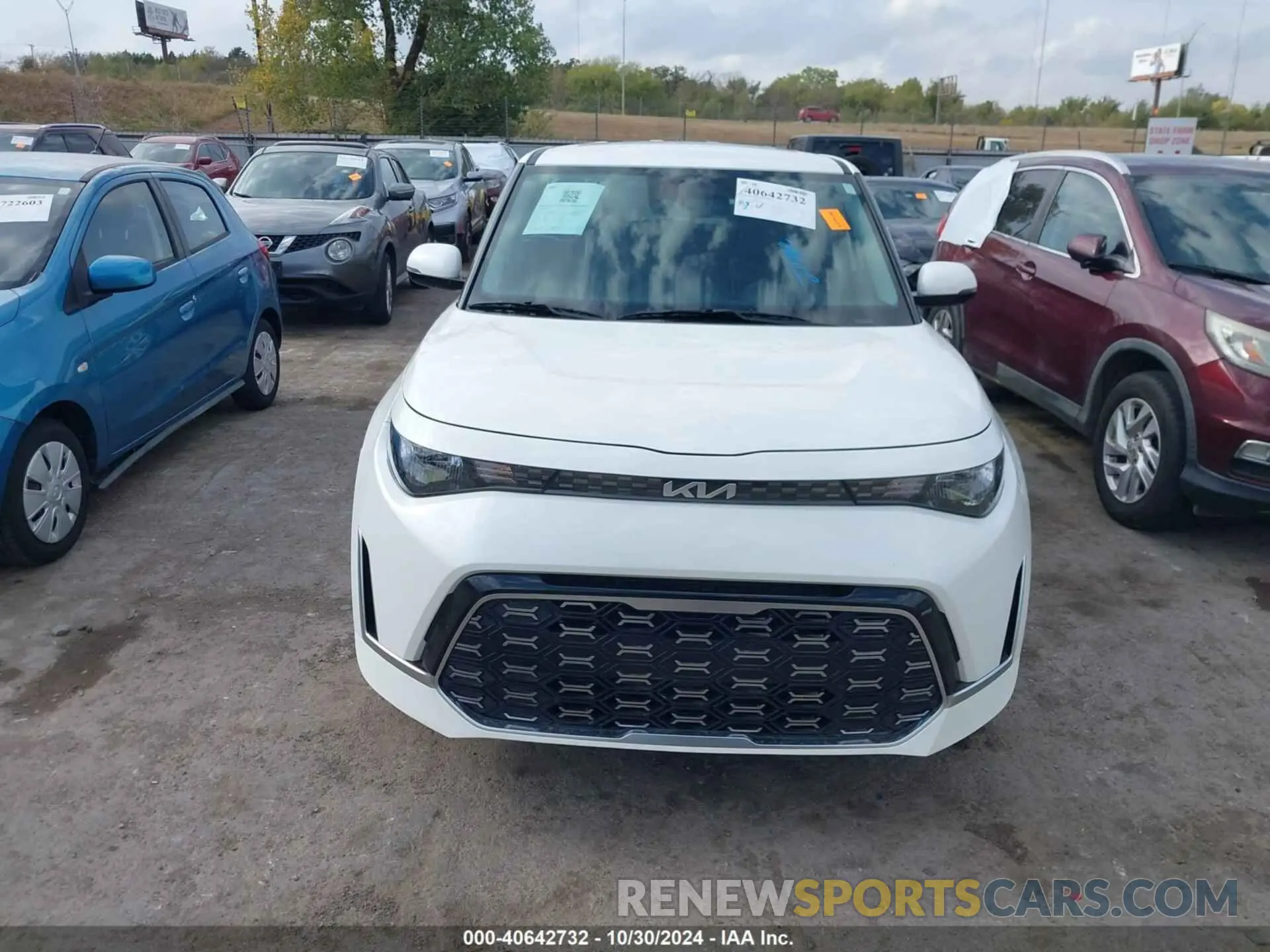 12 fotografías del automóvil dañado KNDJ53AU8P7868256 KIA SOUL 2023