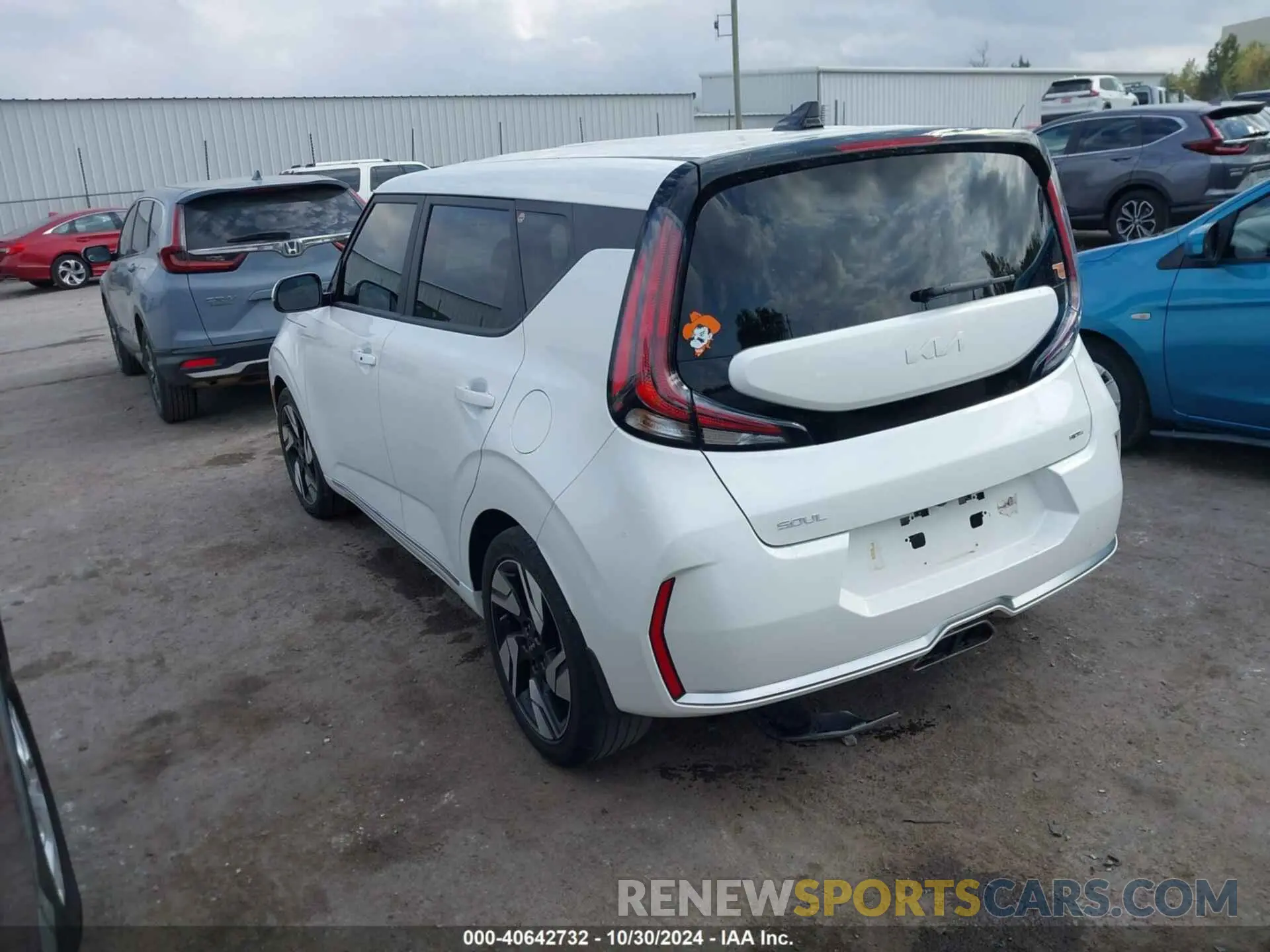 14 fotografías del automóvil dañado KNDJ53AU8P7868256 KIA SOUL 2023