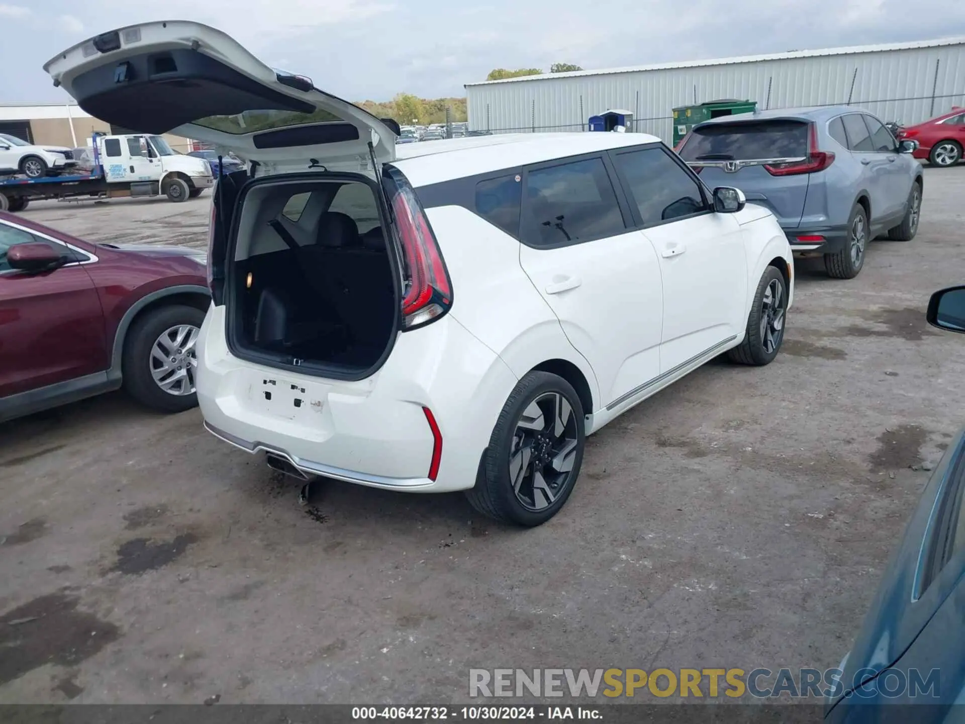4 fotografías del automóvil dañado KNDJ53AU8P7868256 KIA SOUL 2023