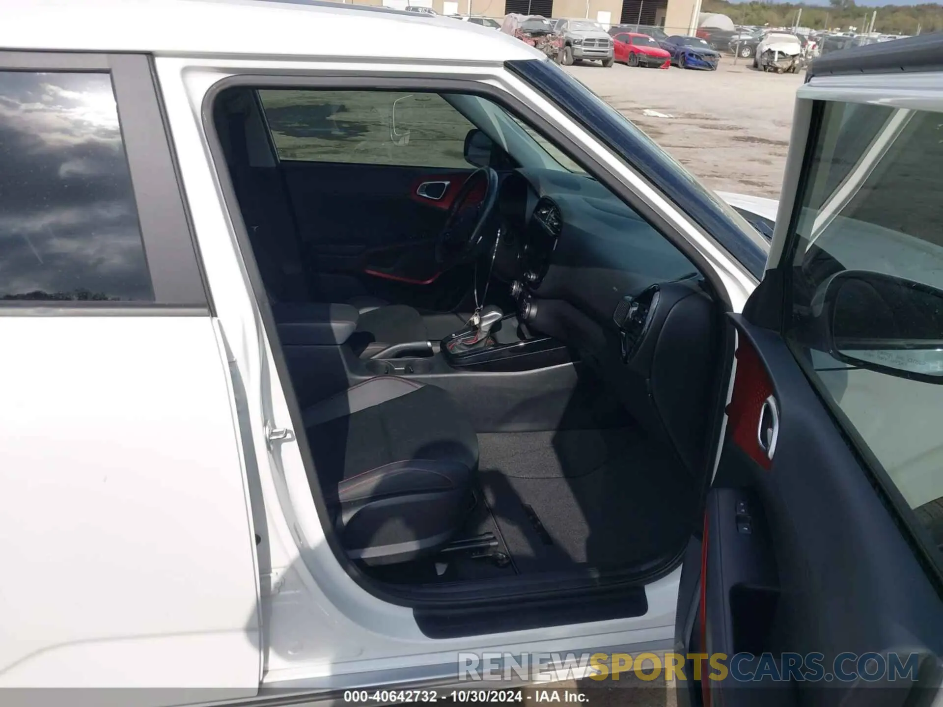 5 fotografías del automóvil dañado KNDJ53AU8P7868256 KIA SOUL 2023