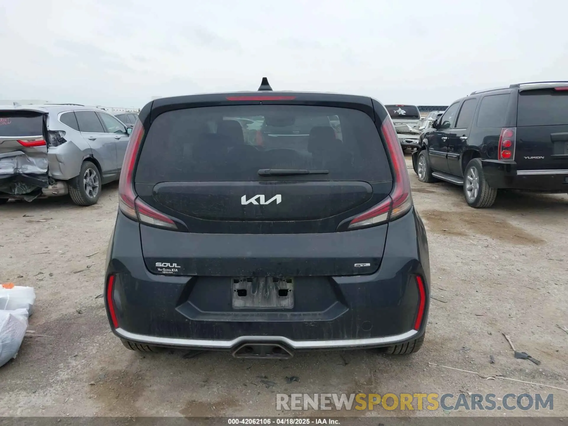 16 fotografías del automóvil dañado KNDJ53AU9P7842071 KIA SOUL 2023
